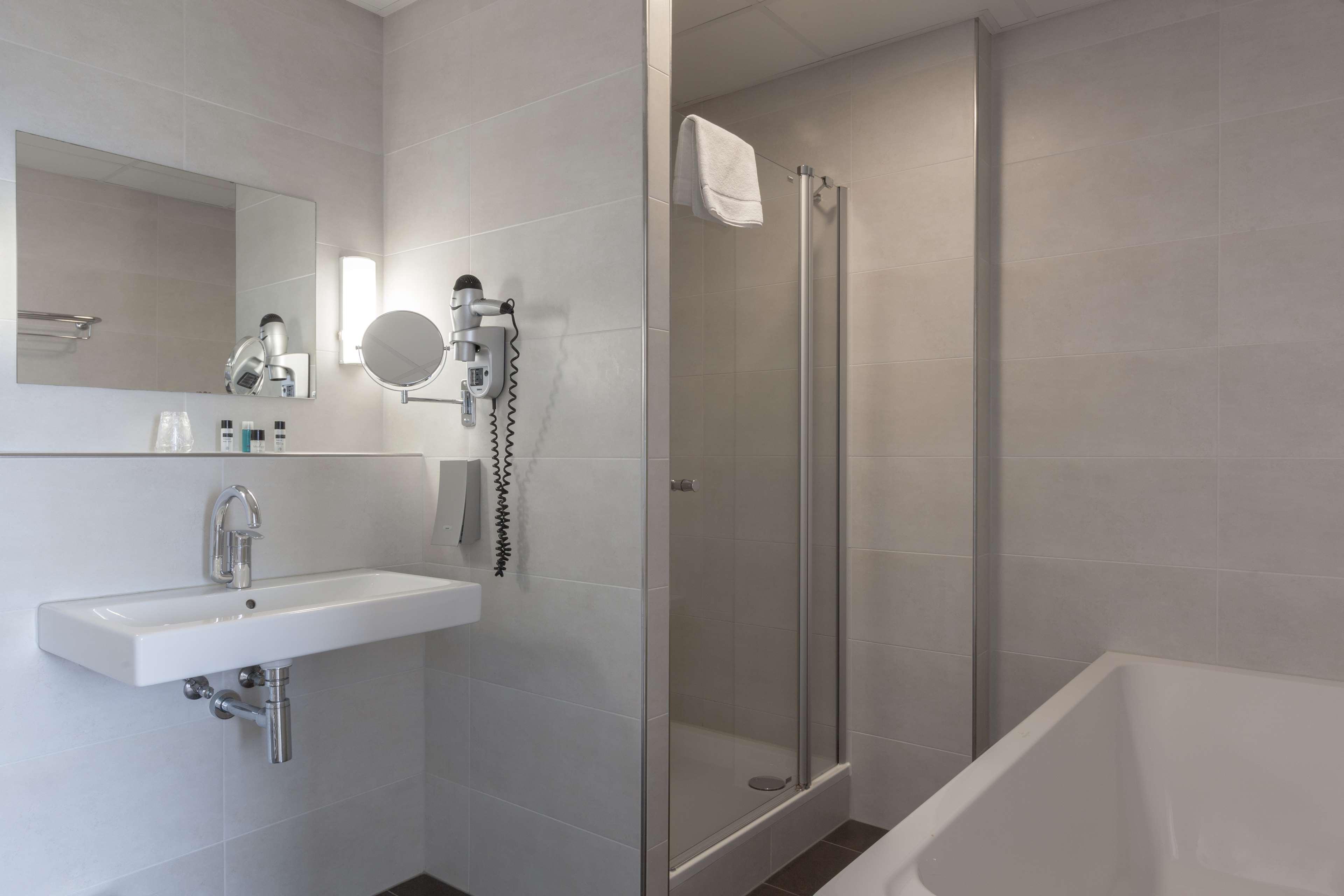 Double Deluxe King Bed