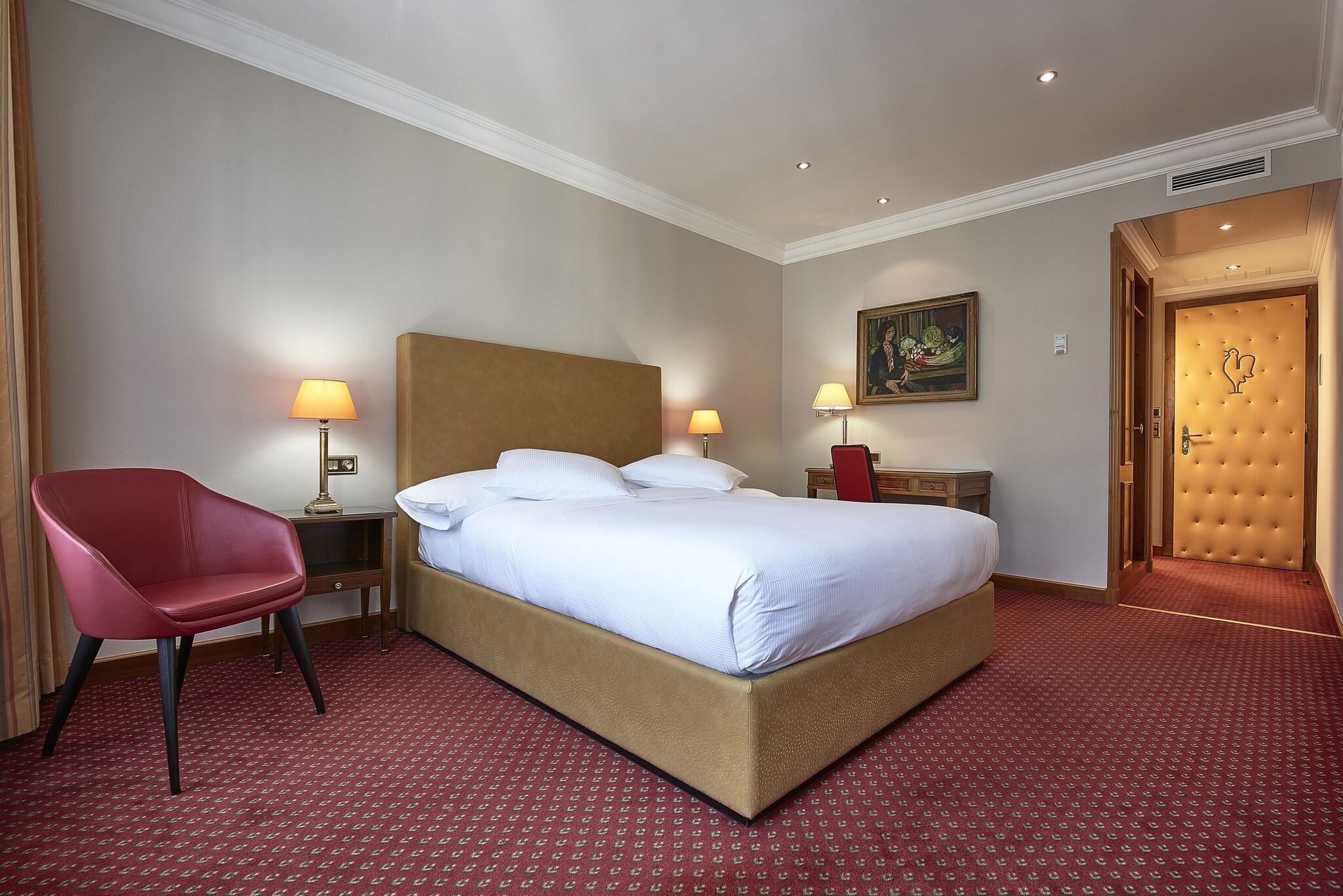 Double Queen Size Bed