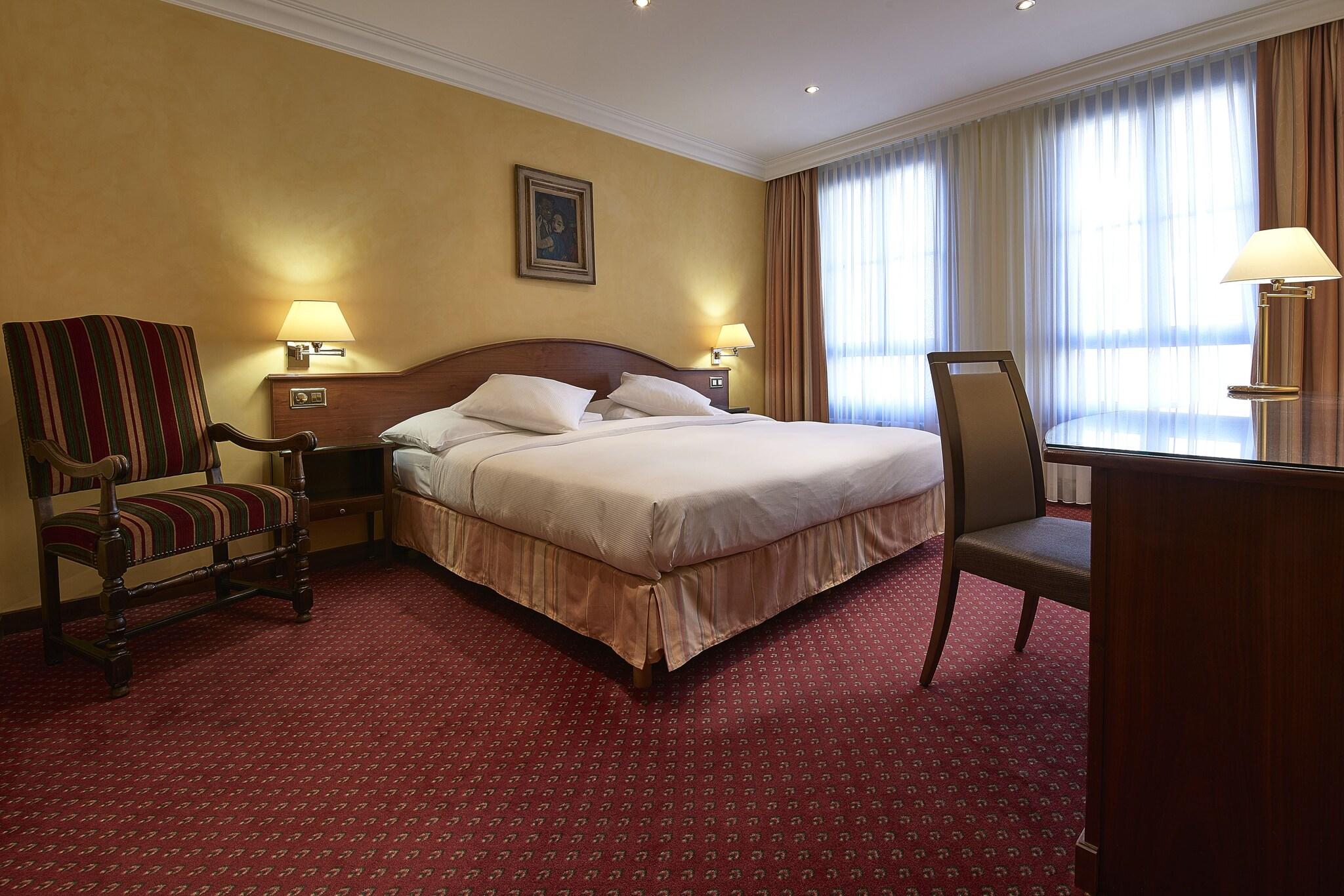 Double Queen Size Bed