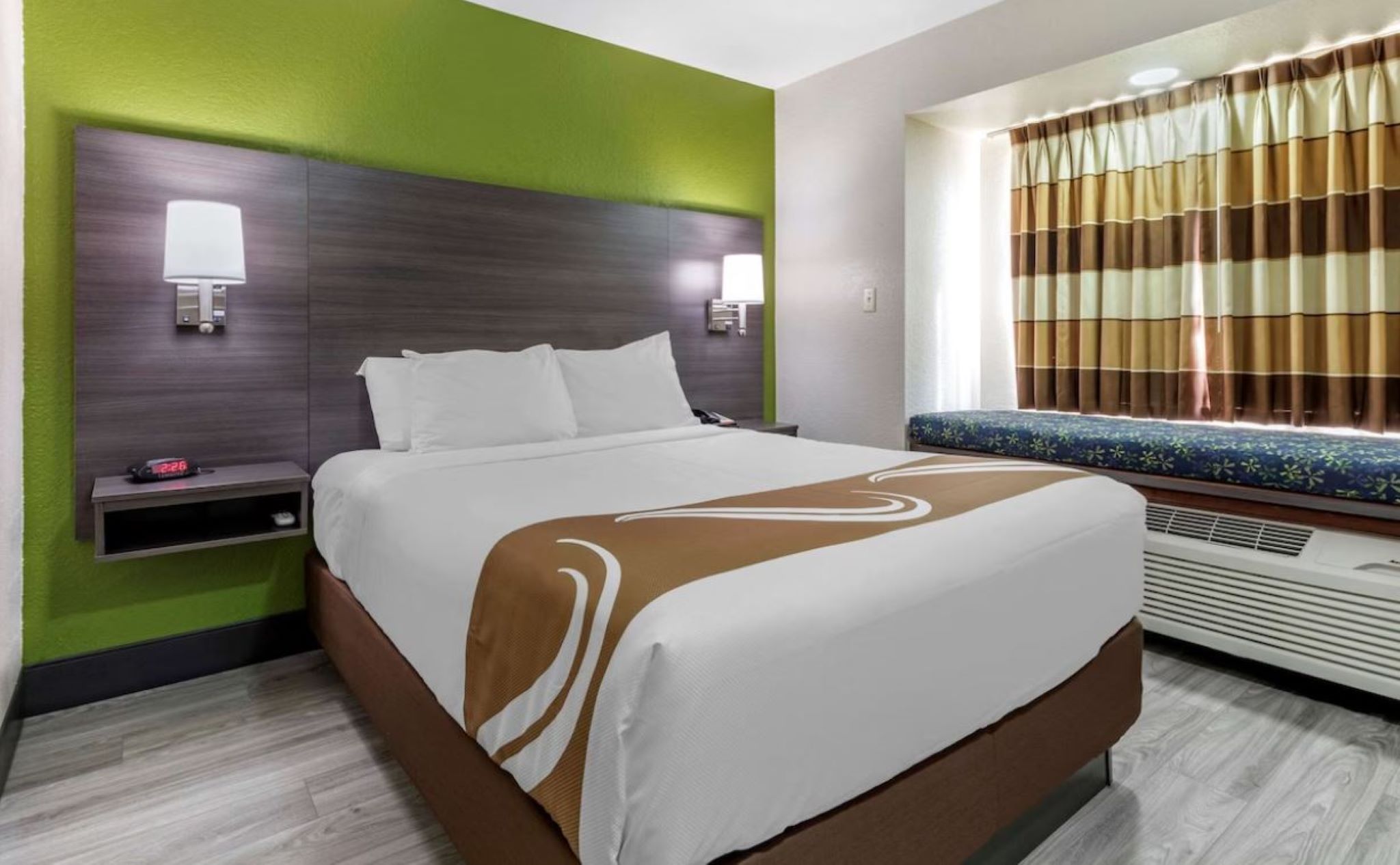 Double Queen Bed Non Smoking