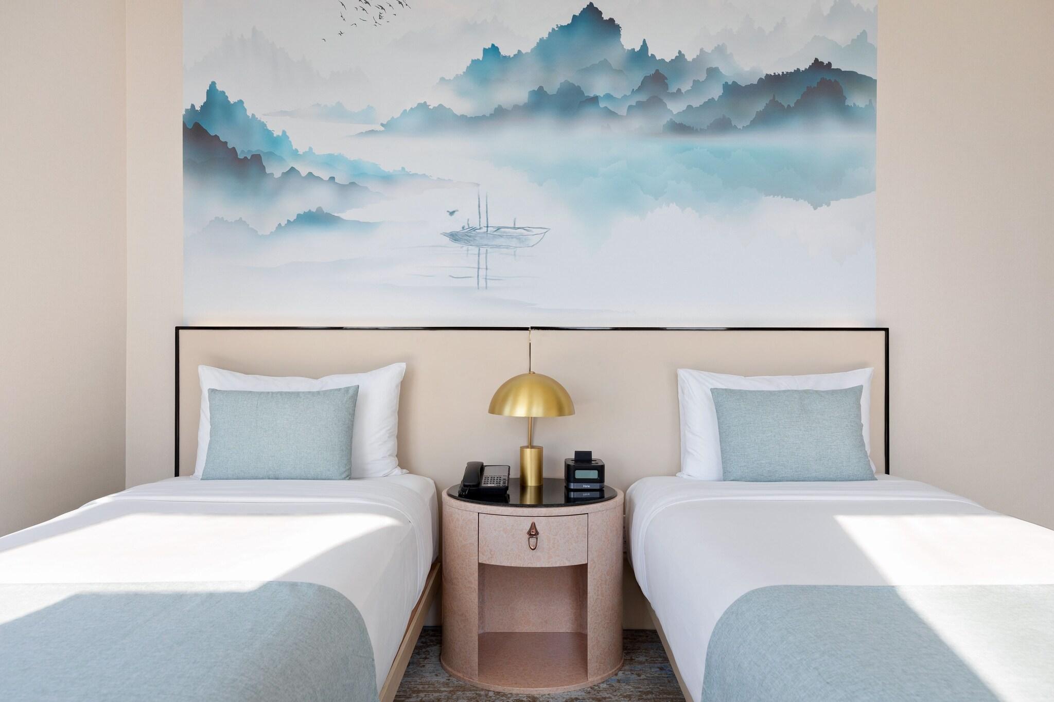 Twin Deluxe Two Beds