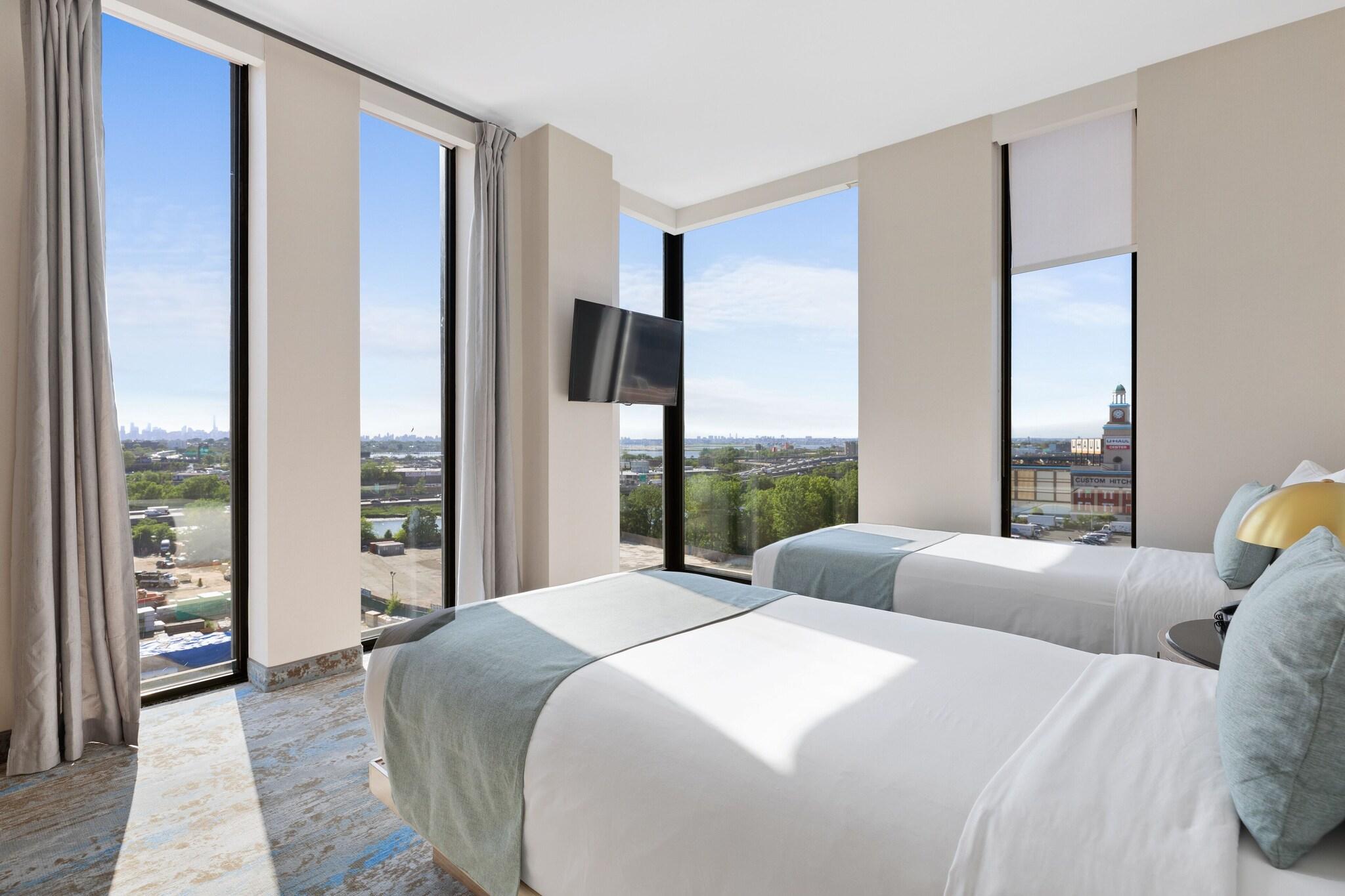 Twin Deluxe Two Beds