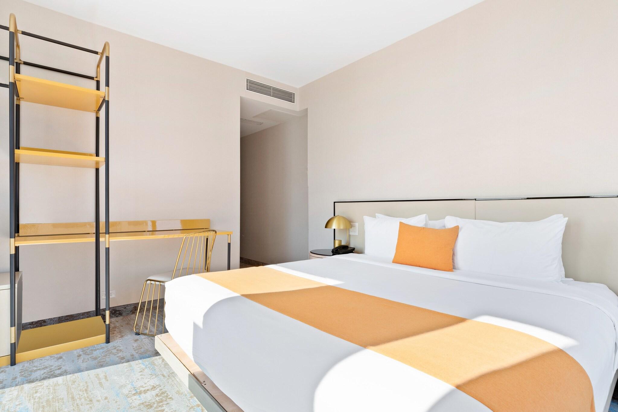 Double Deluxe King Bed