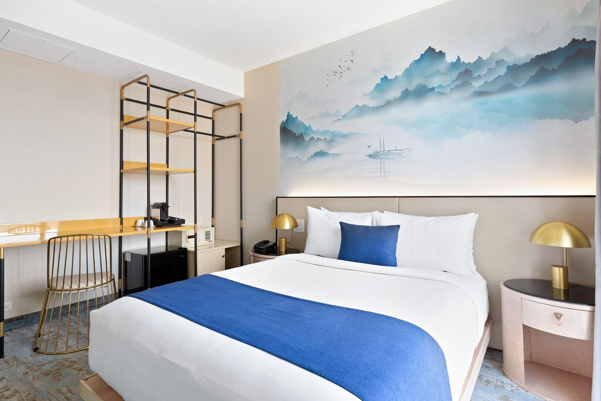 Double Deluxe Queen Bed