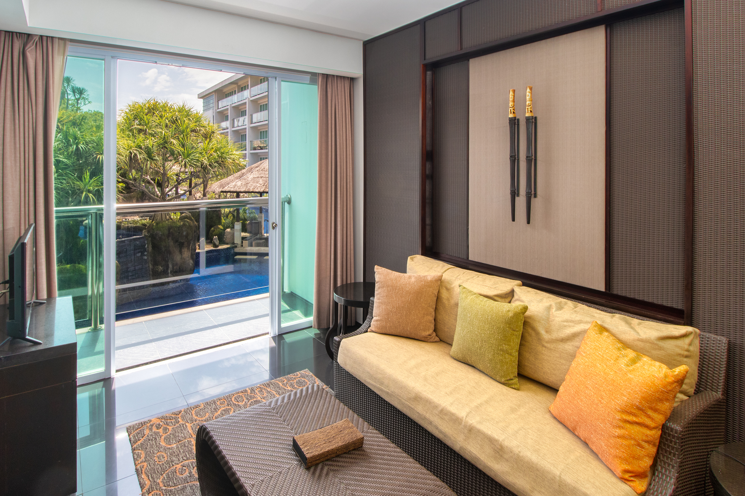 Suite Deluxe Pool View