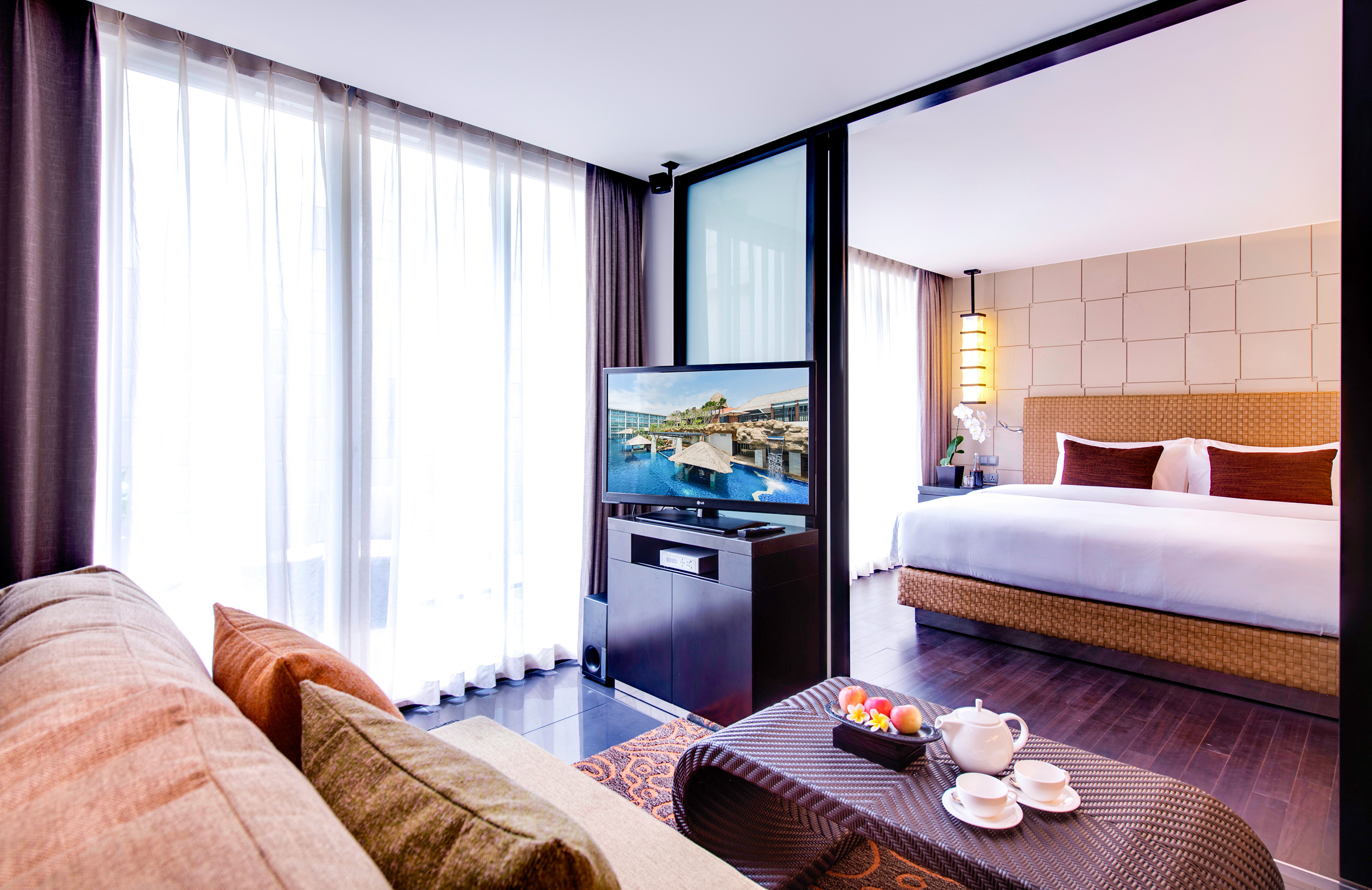 Suite Deluxe Pool View