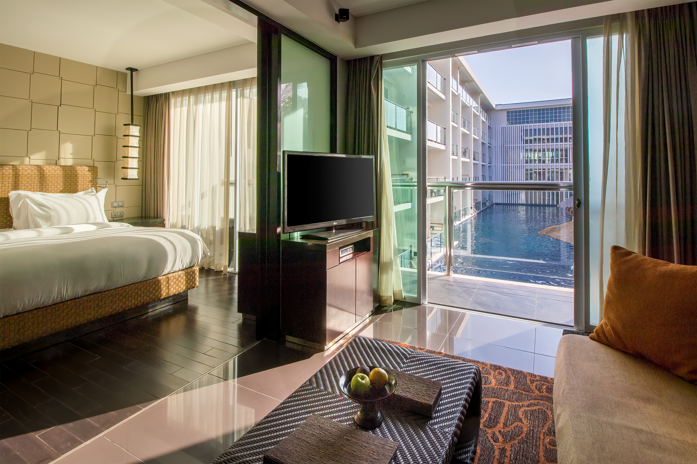 Suite Deluxe Pool View