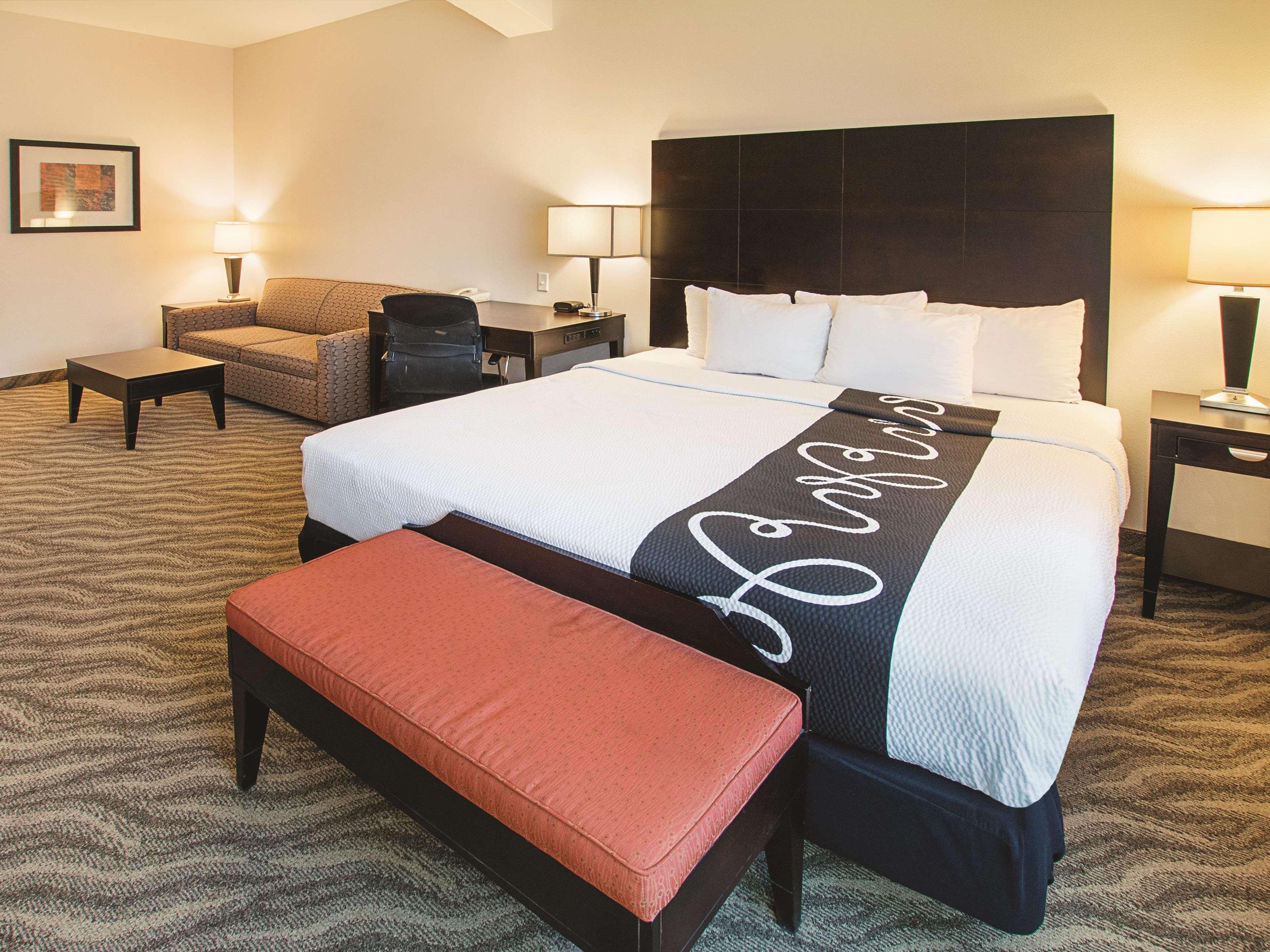 Double Deluxe King Bed