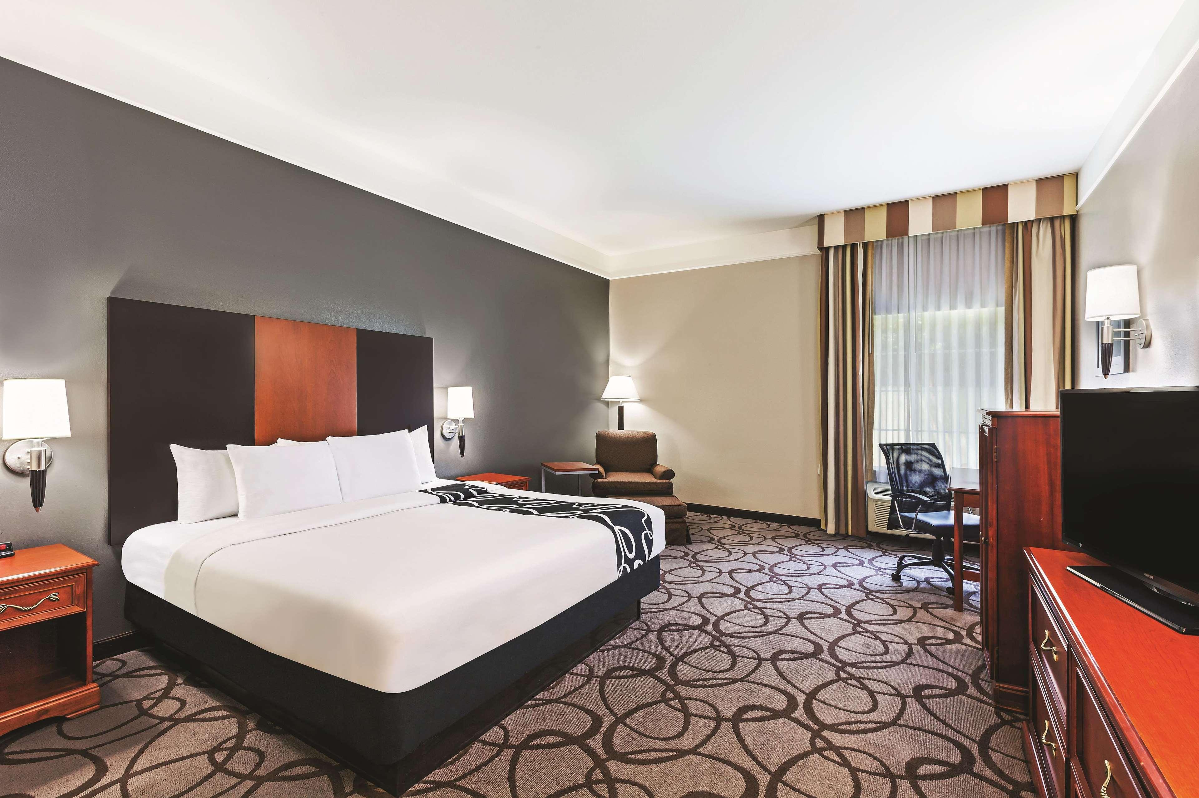 Double King Bed Non Smoking