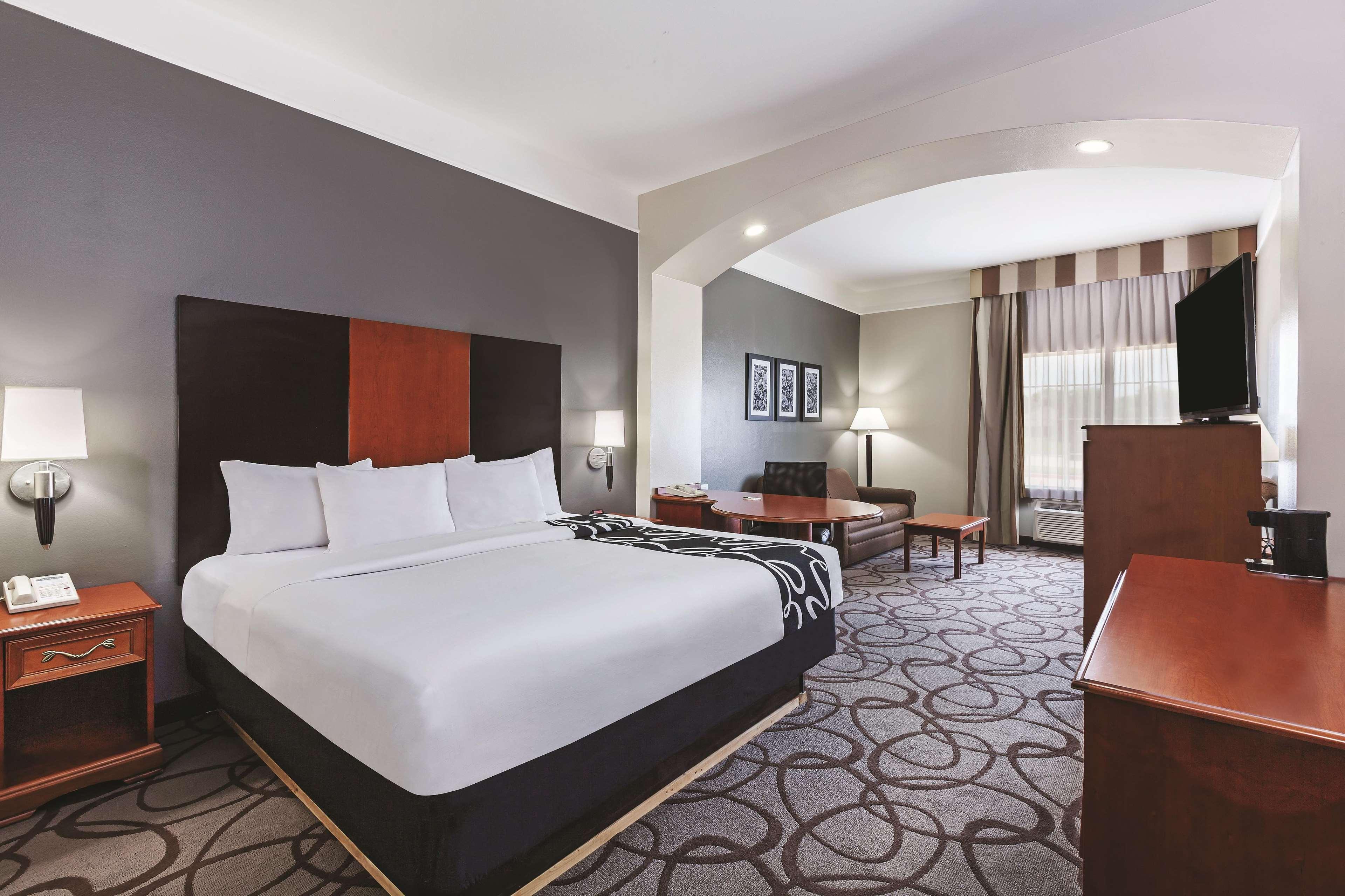 Double Deluxe King Bed