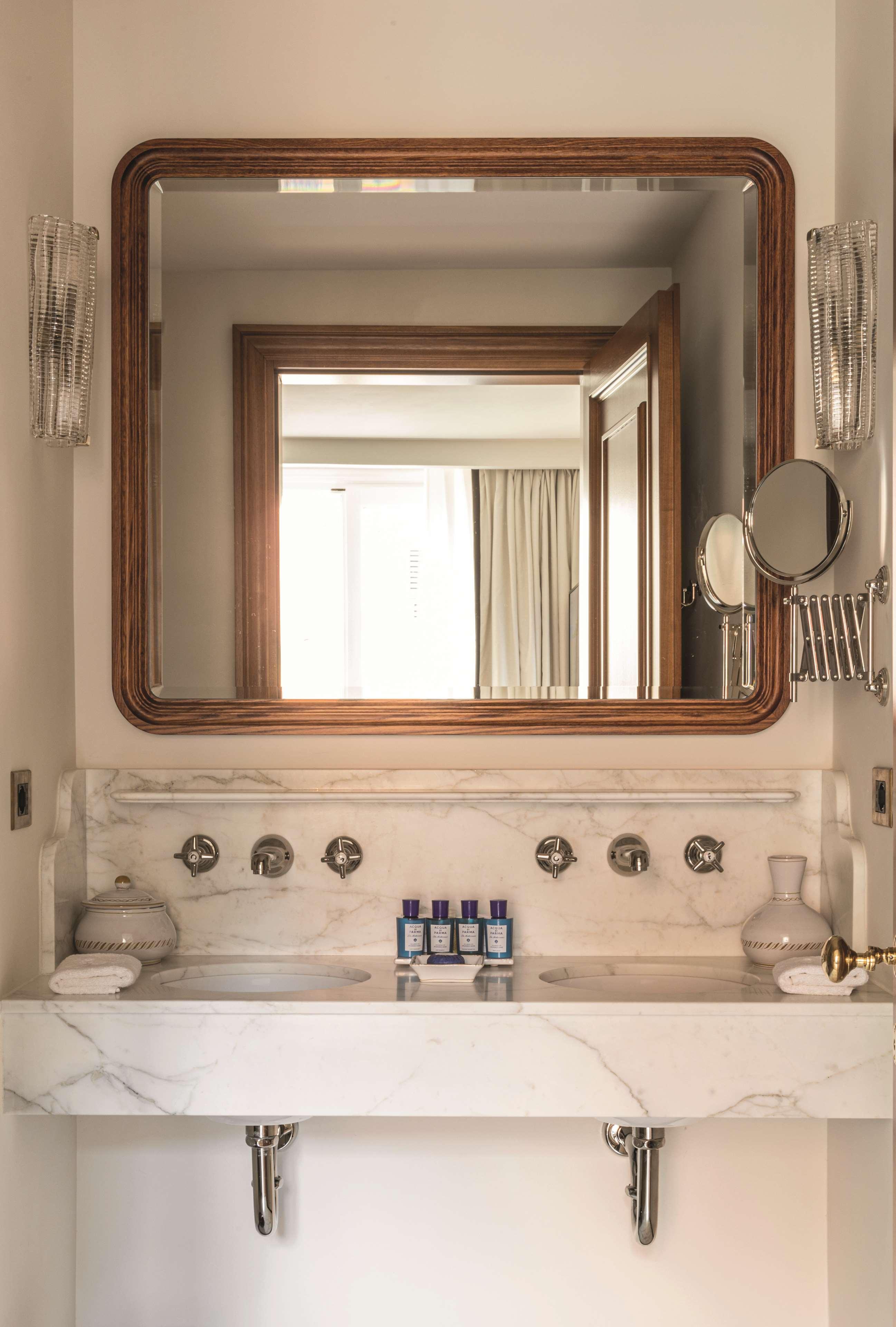 Junior Suite with Balcony