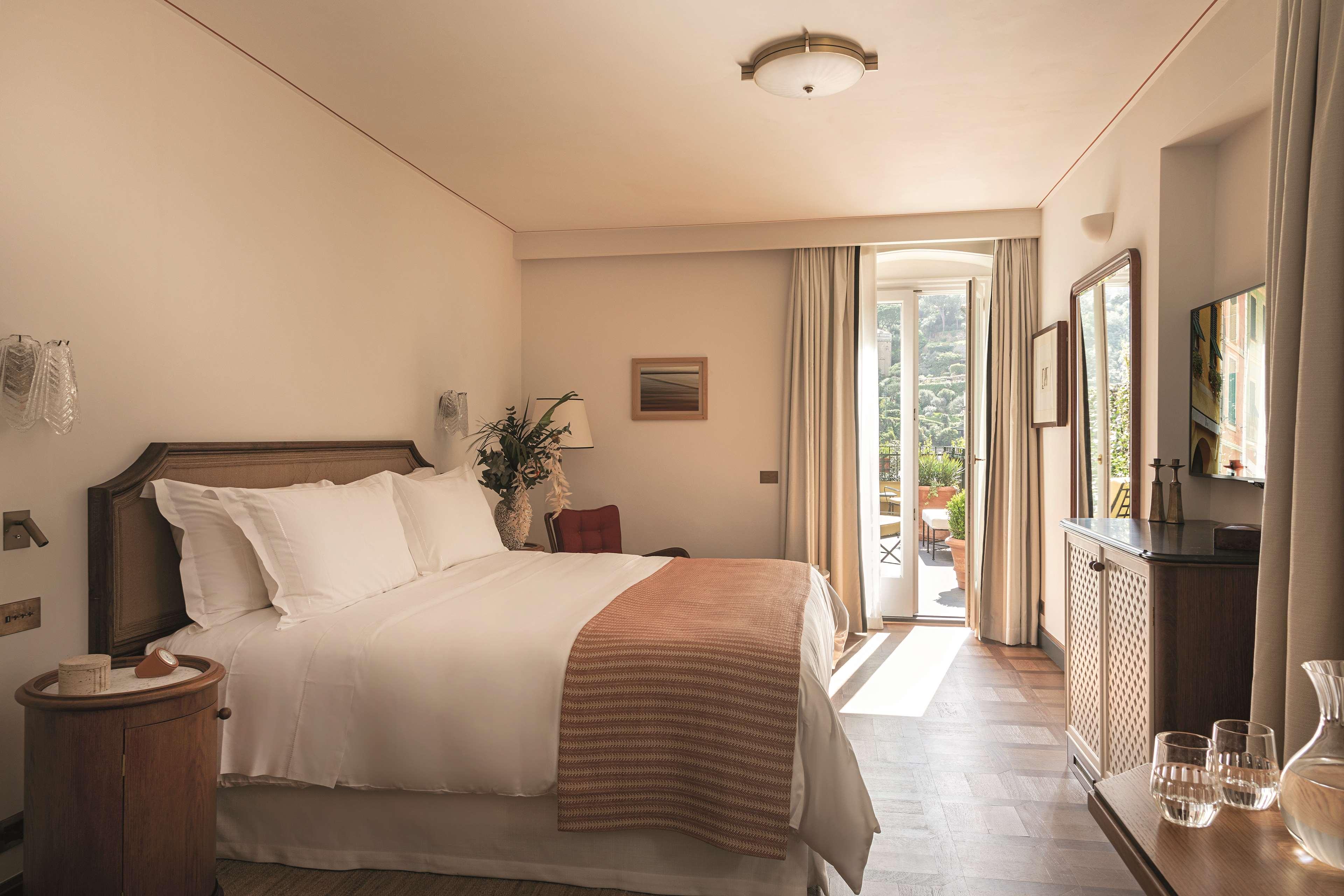 Junior Suite with Balcony