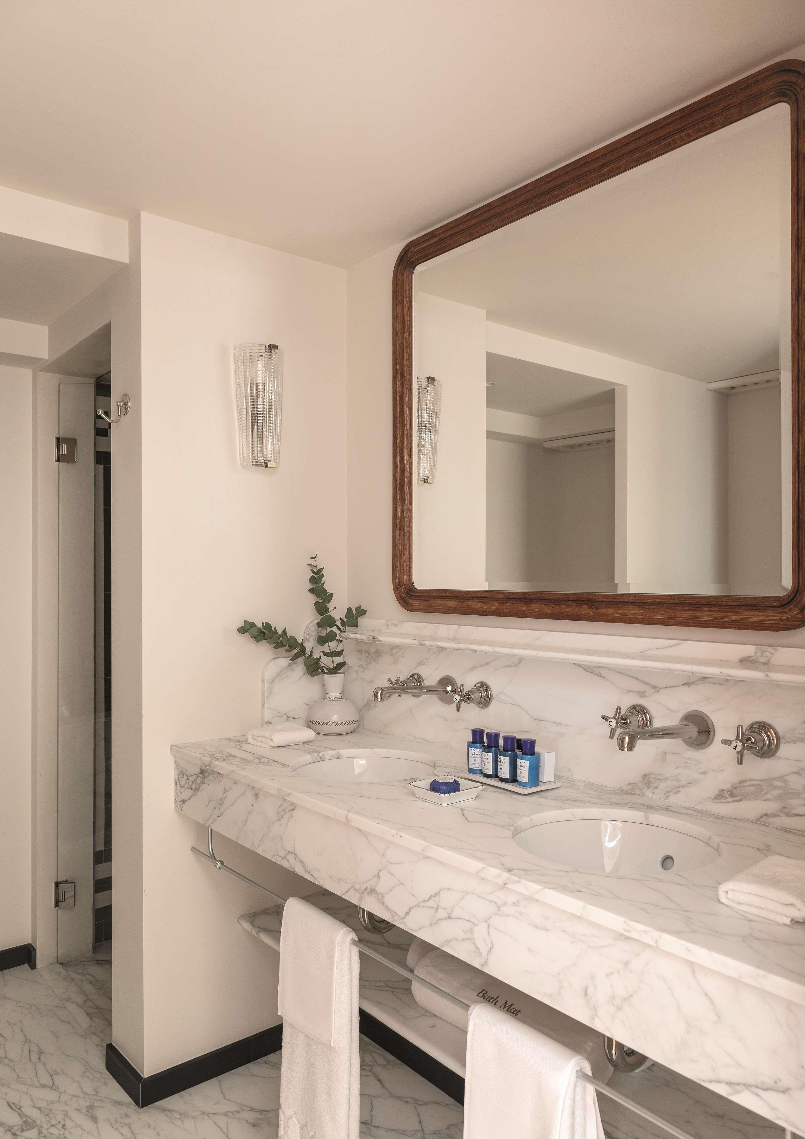 Junior Suite with Balcony