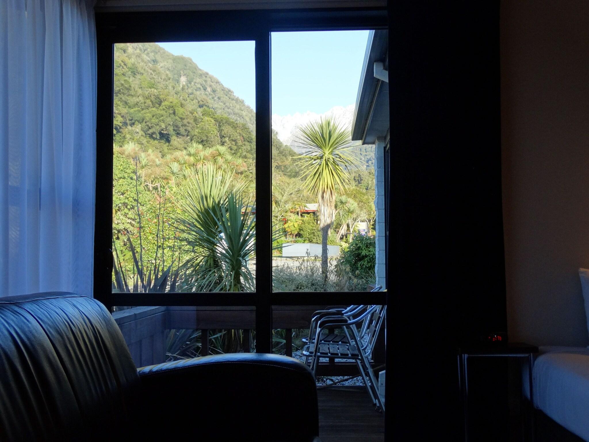 Studio King Size Bed