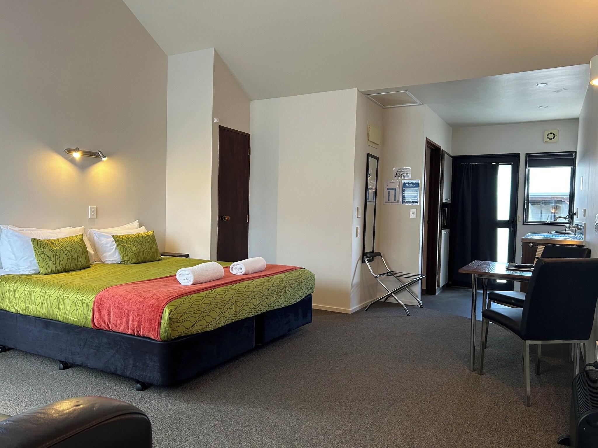 Studio King Size Bed