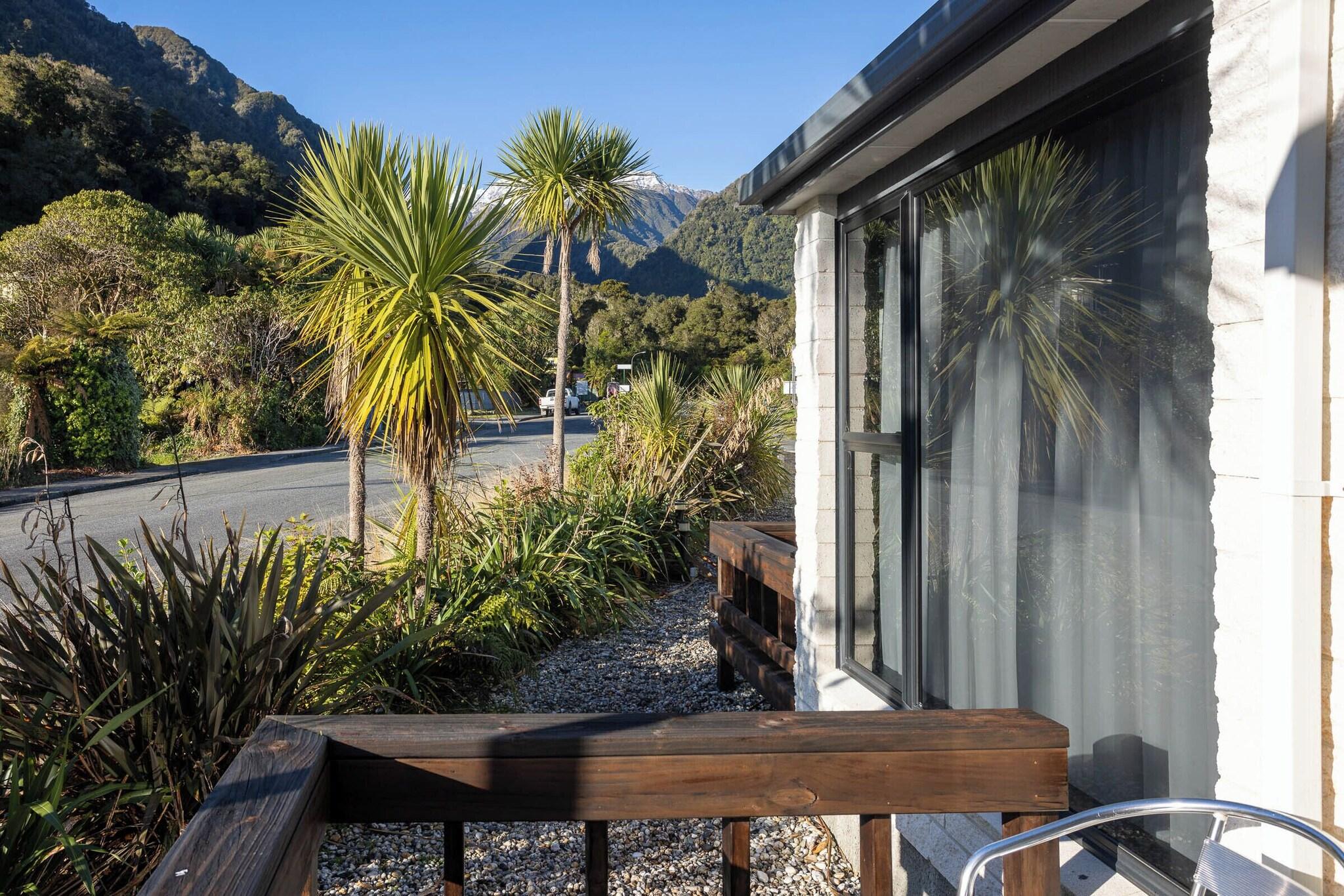 Studio King Size Bed