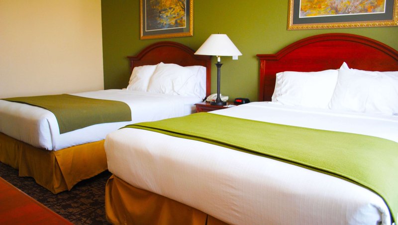 Double Two Queen Beds Non Smoking