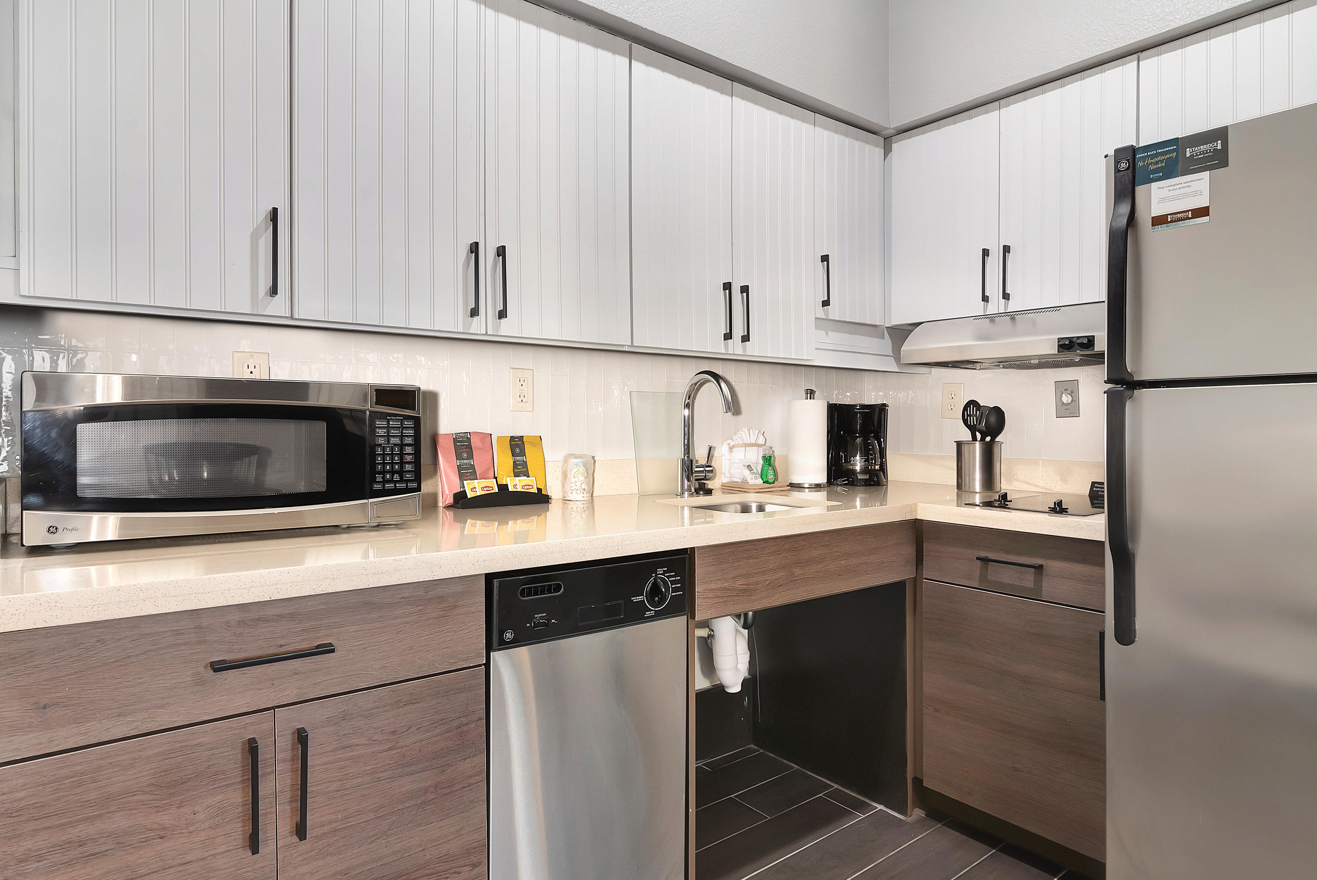 Studio Accessible-queen Size Bed