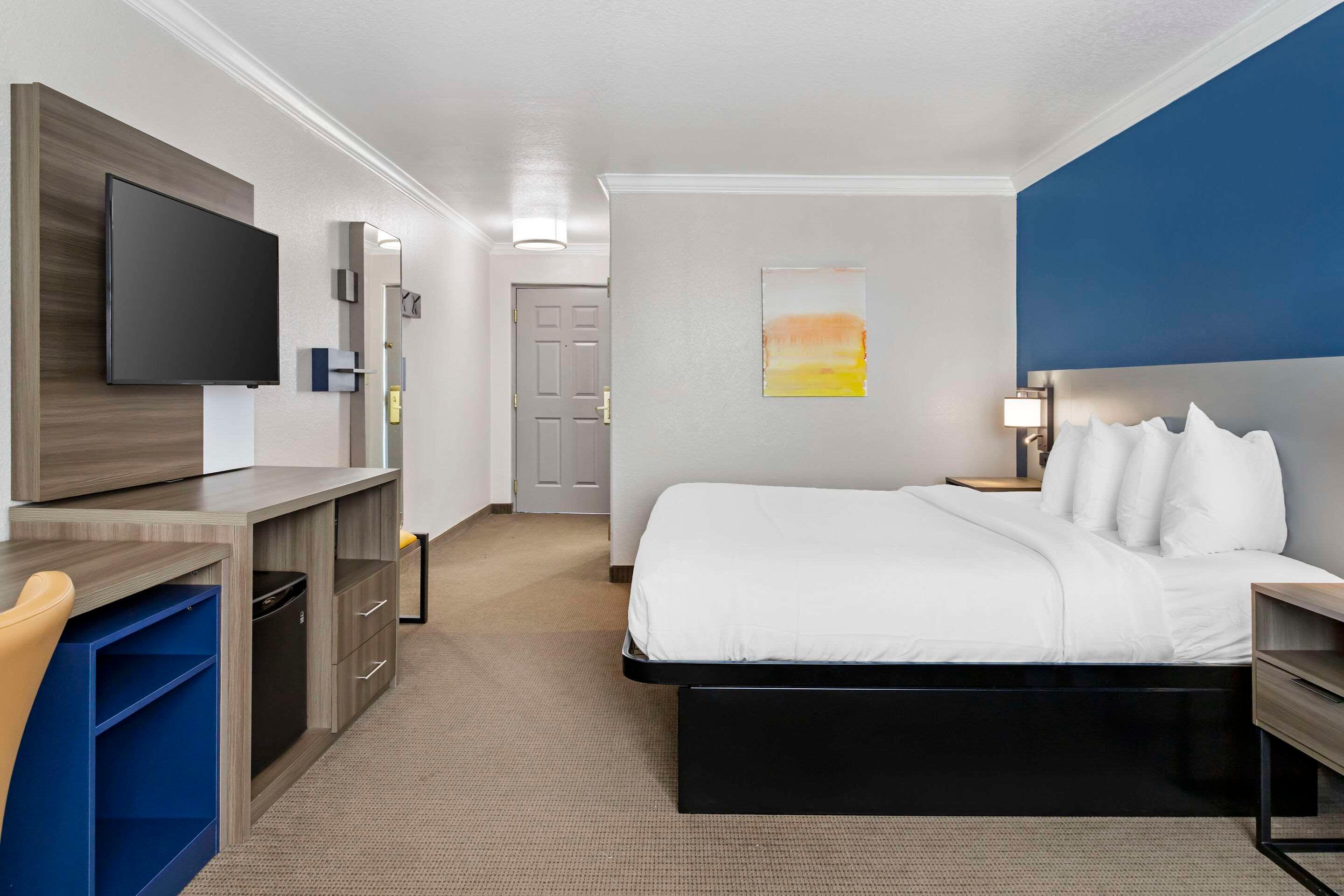 Double King Bed Non Smoking