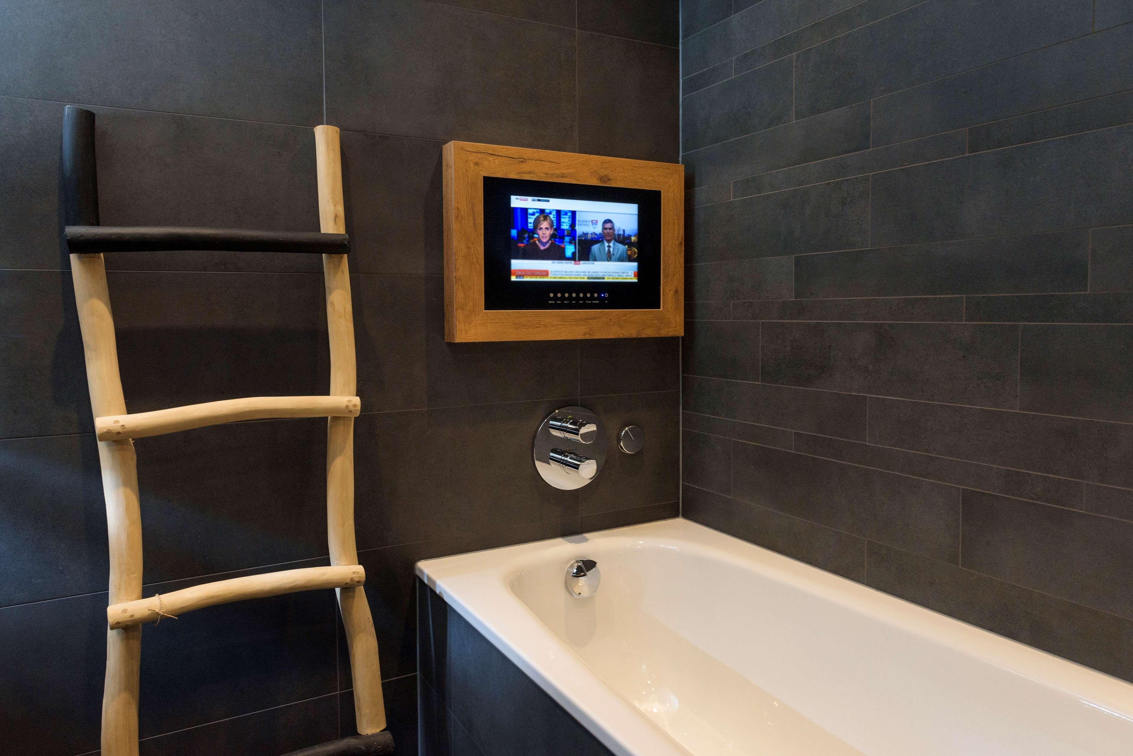 Junior Suite King Size Bed