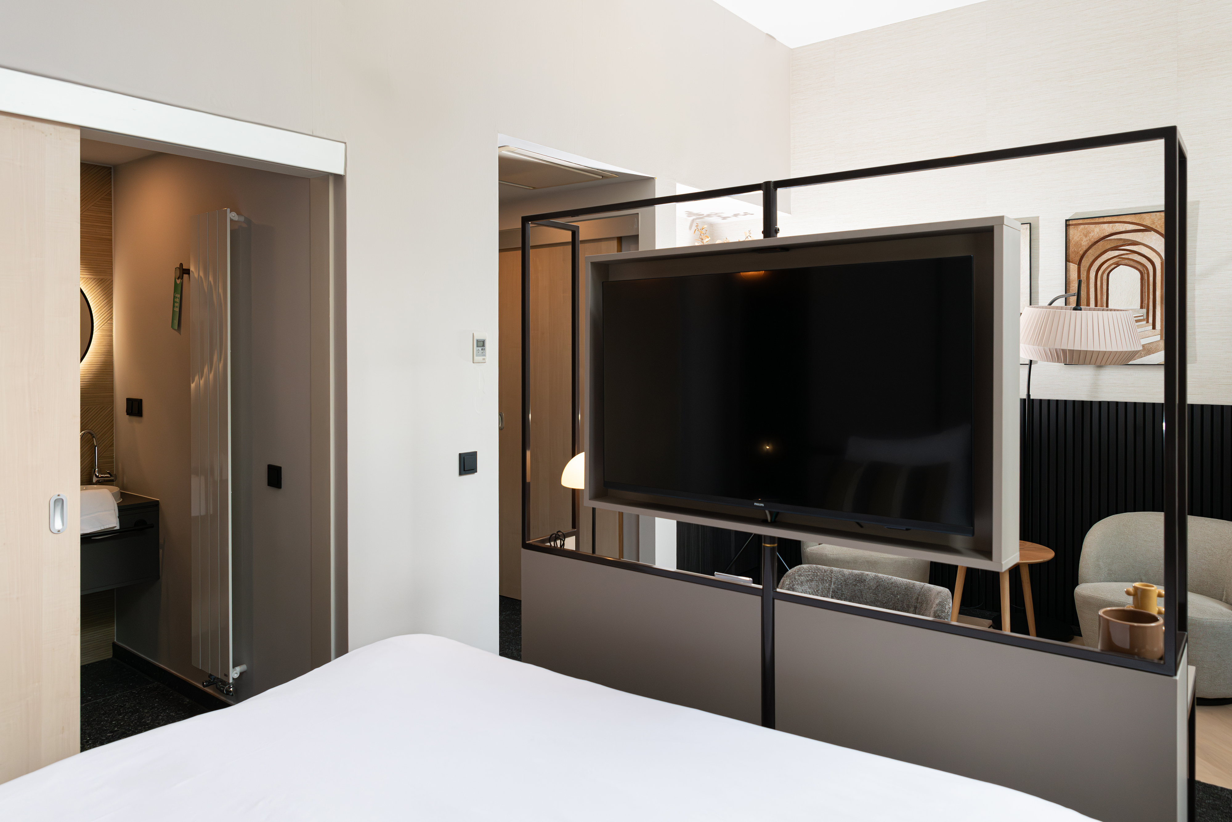 Double Deluxe King Bed