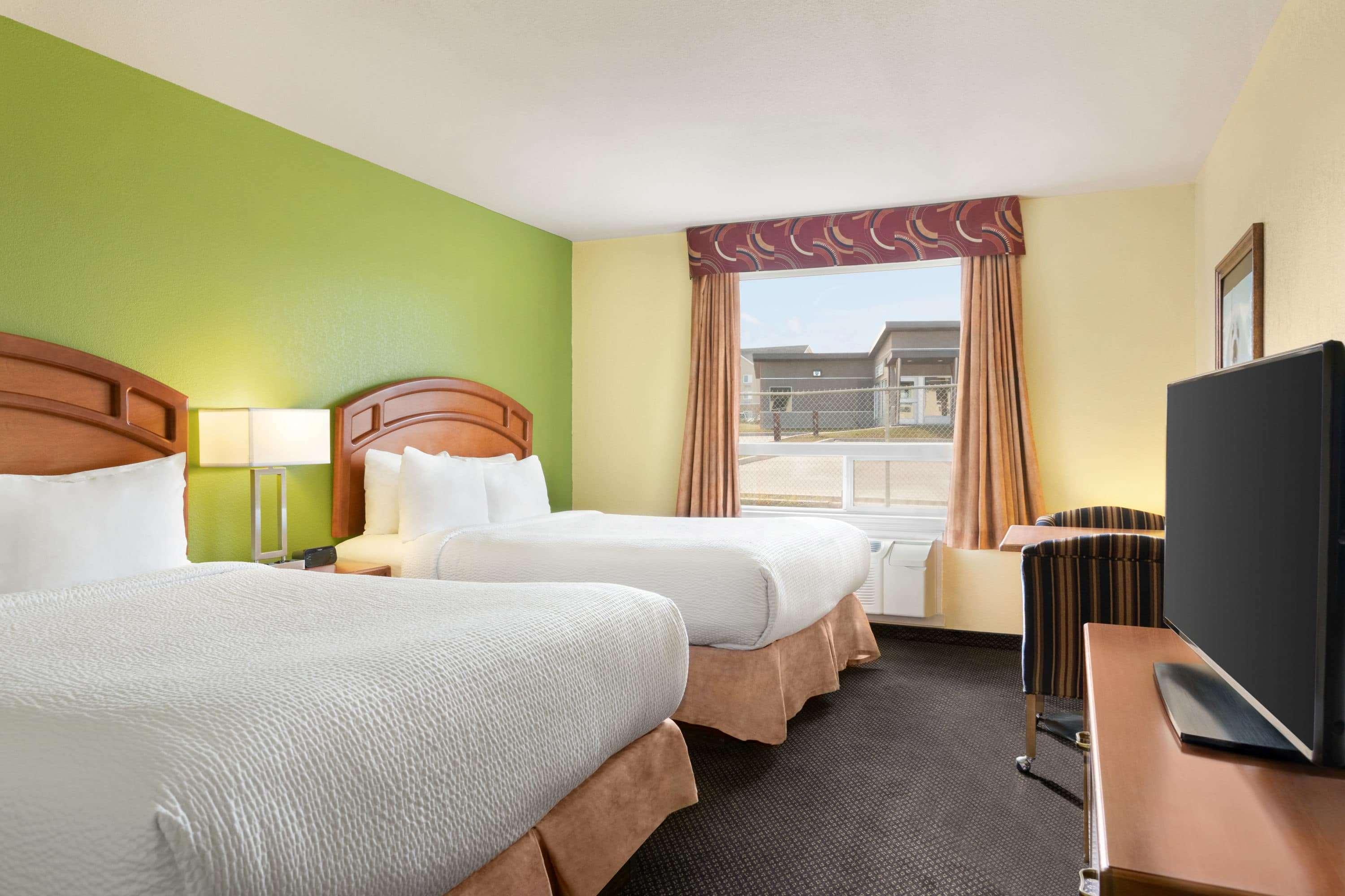 Quadruple Two Queen Beds