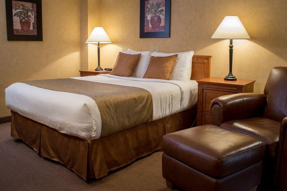 Double Queen Size Bed