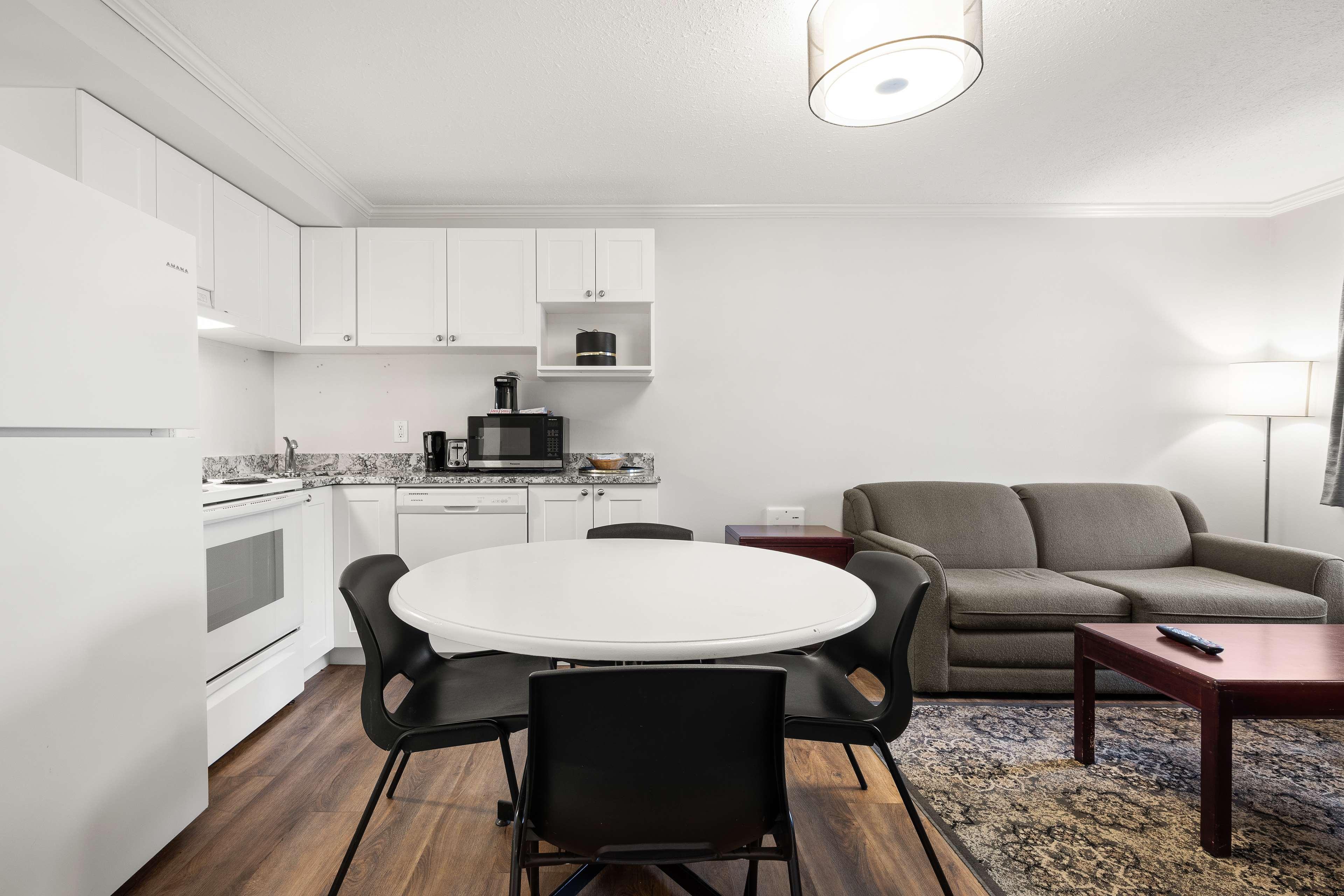 Suite Two Queen Beds