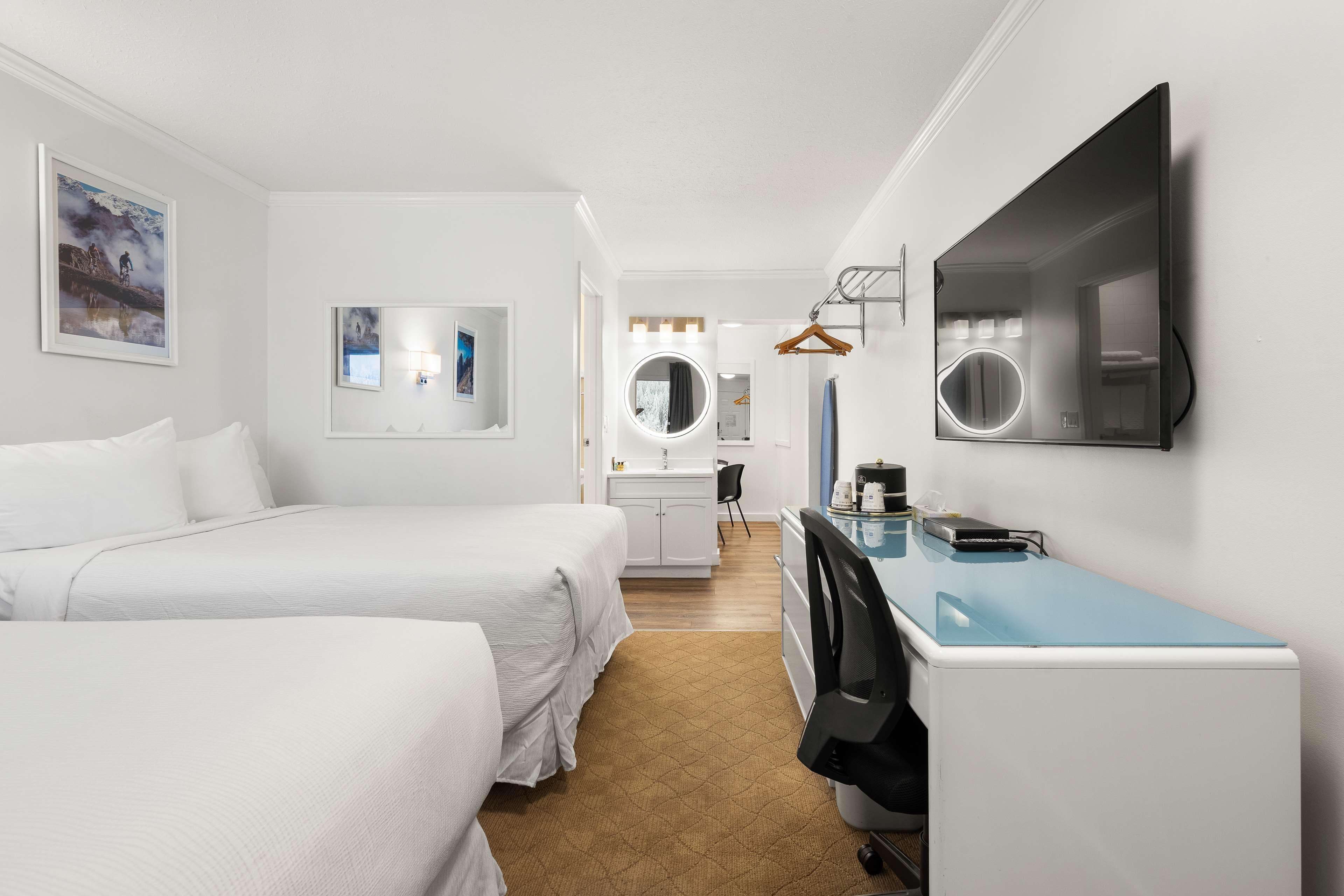 Suite Two Queen Beds