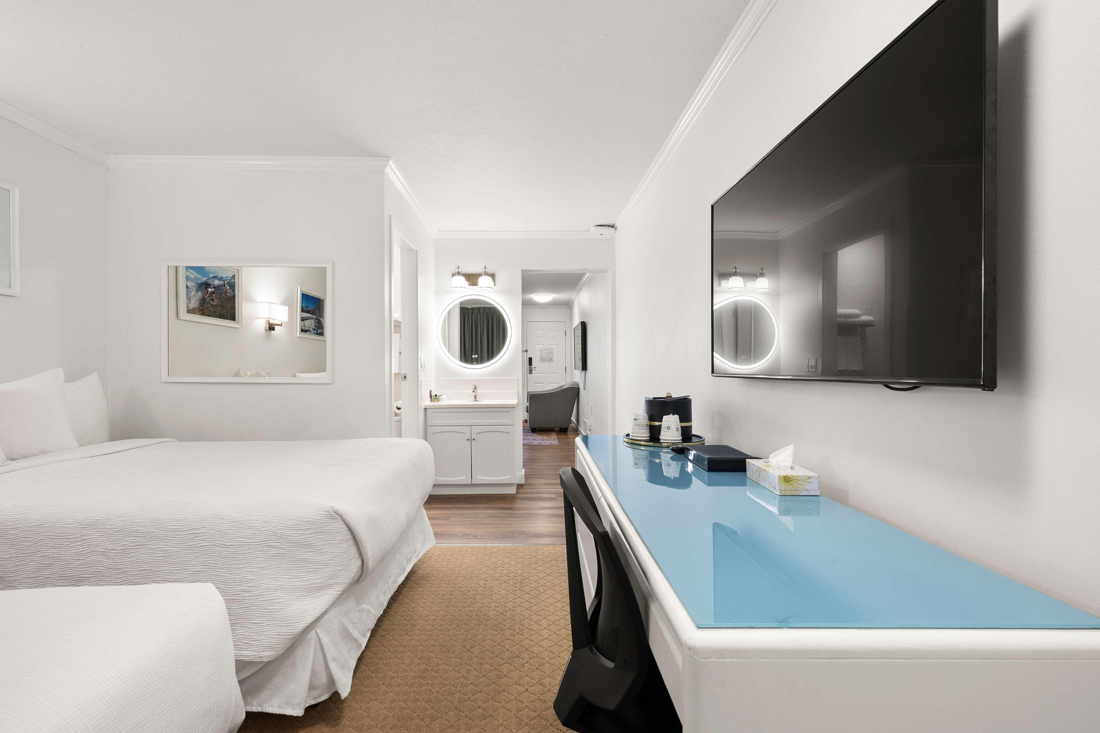 Suite Two Queen Beds