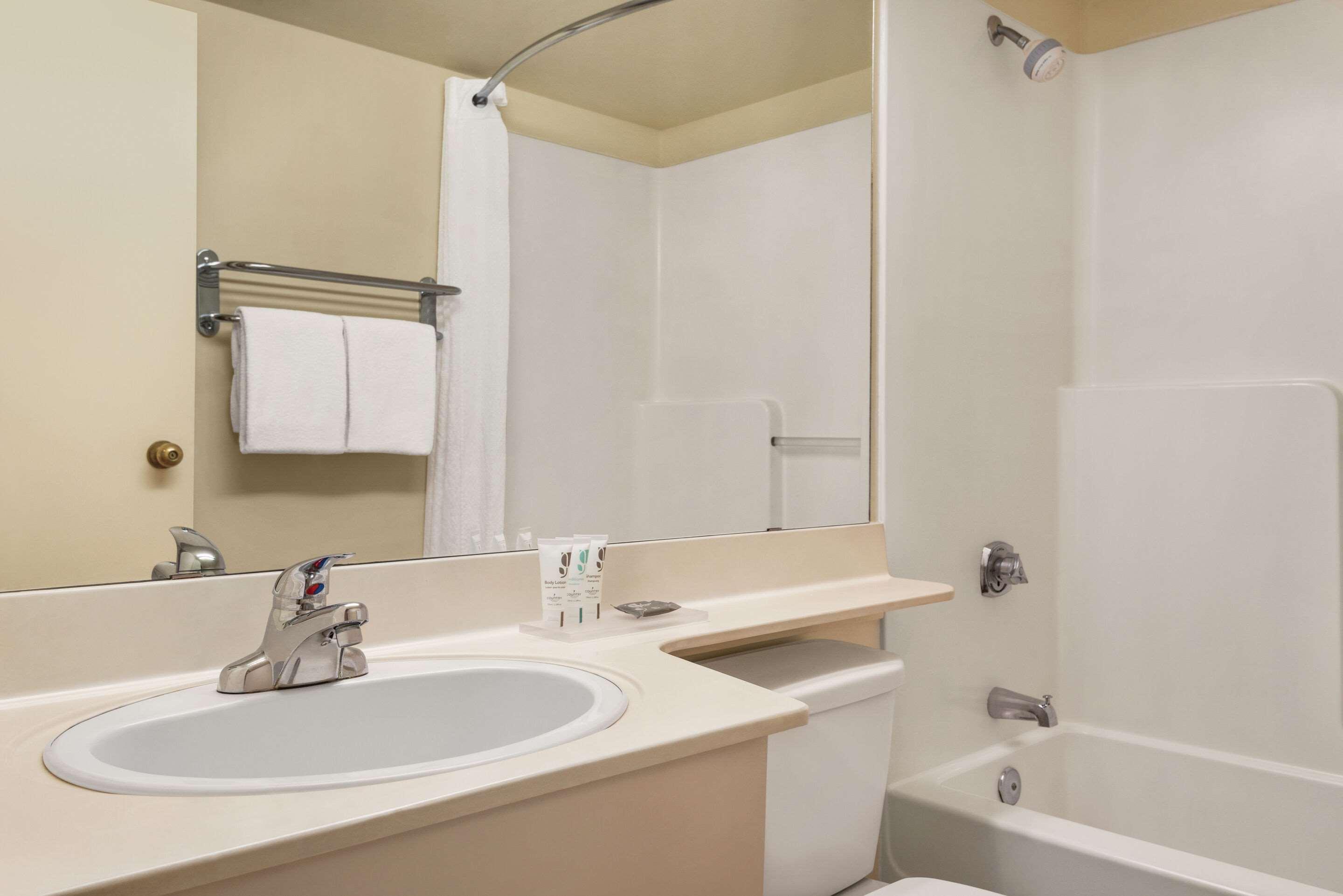 Twin Two Queen Beds Non Smoking