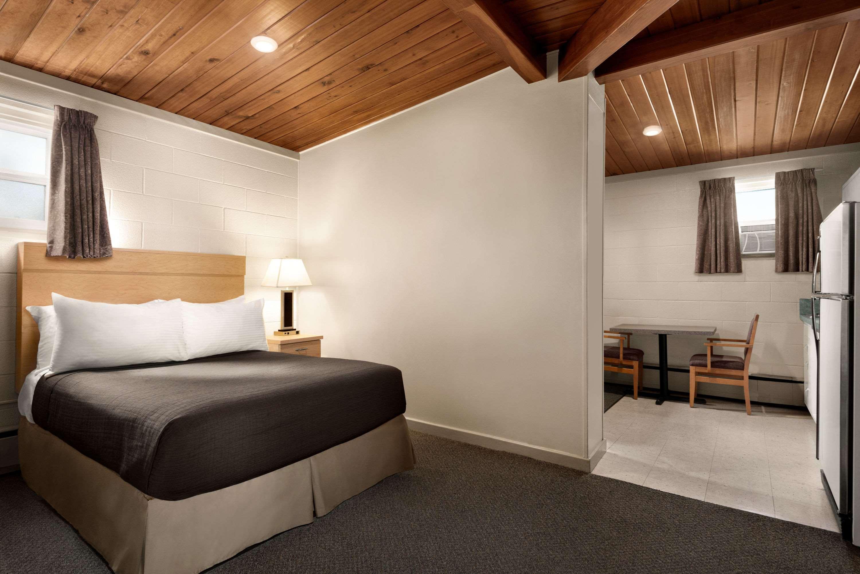 Quadruple Three Beds