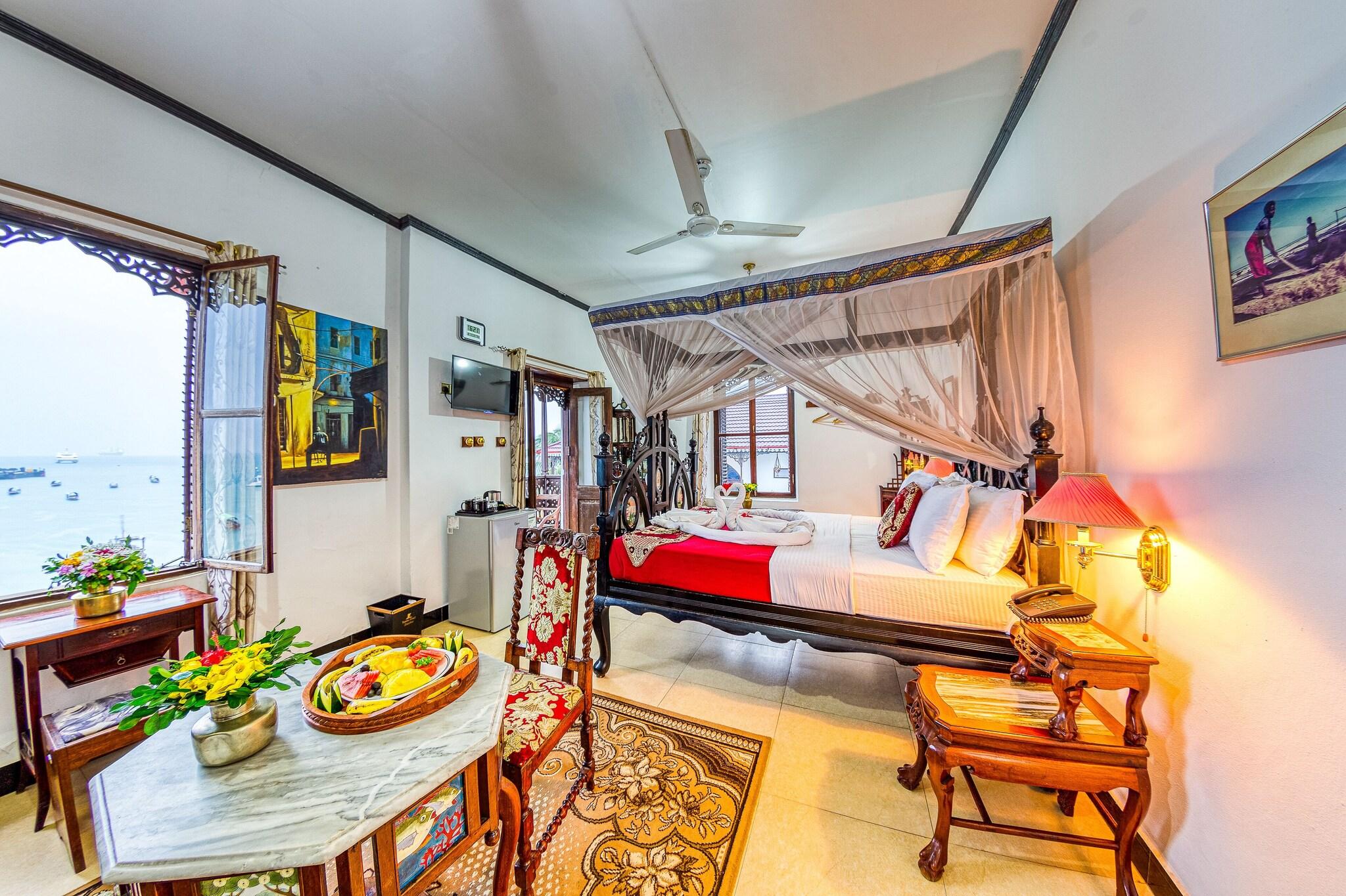 Junior Suite Ocean View King Bed