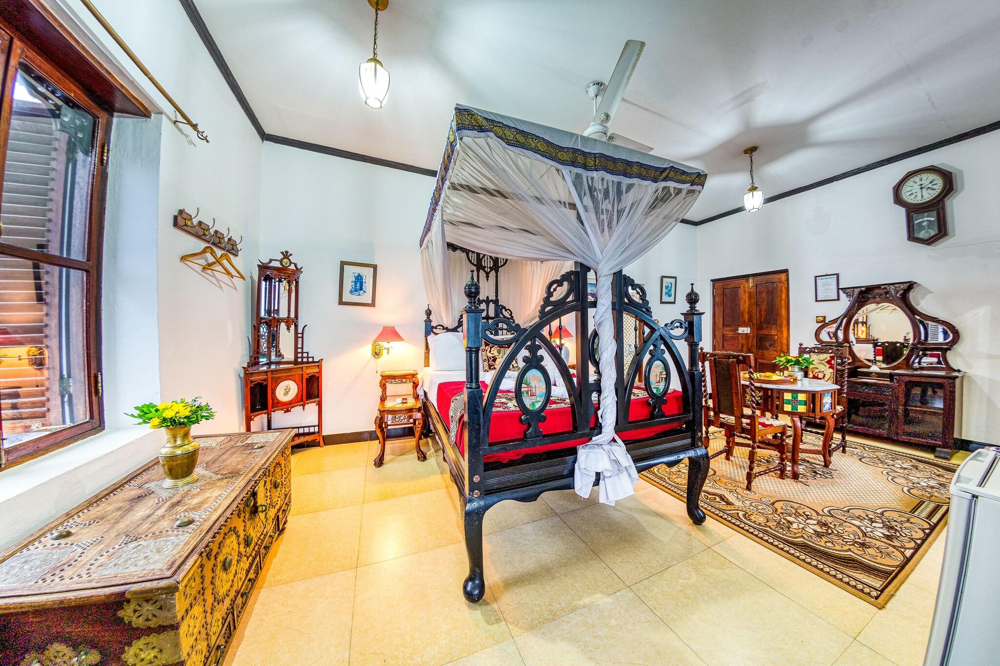 Junior Suite Ocean View King Bed