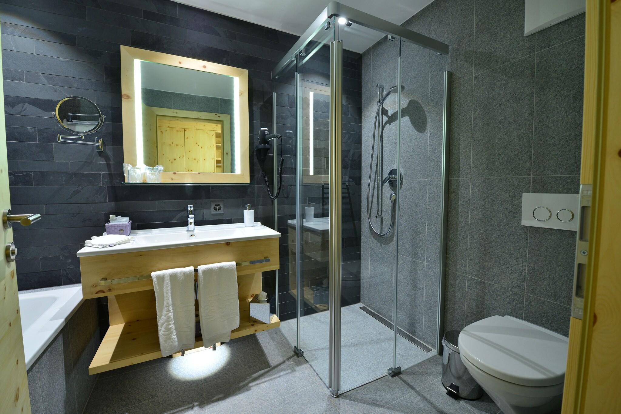 Twin Deluxe Mountain View