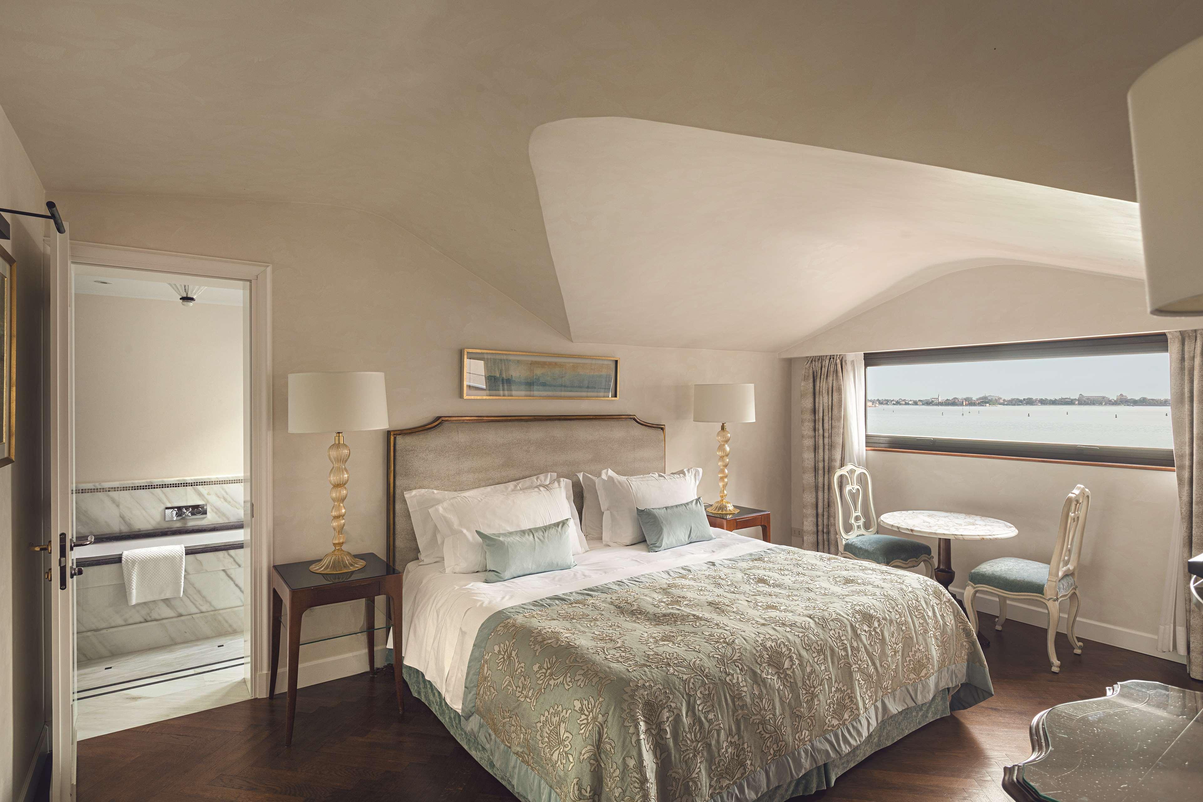 Junior Suite Lagoon View