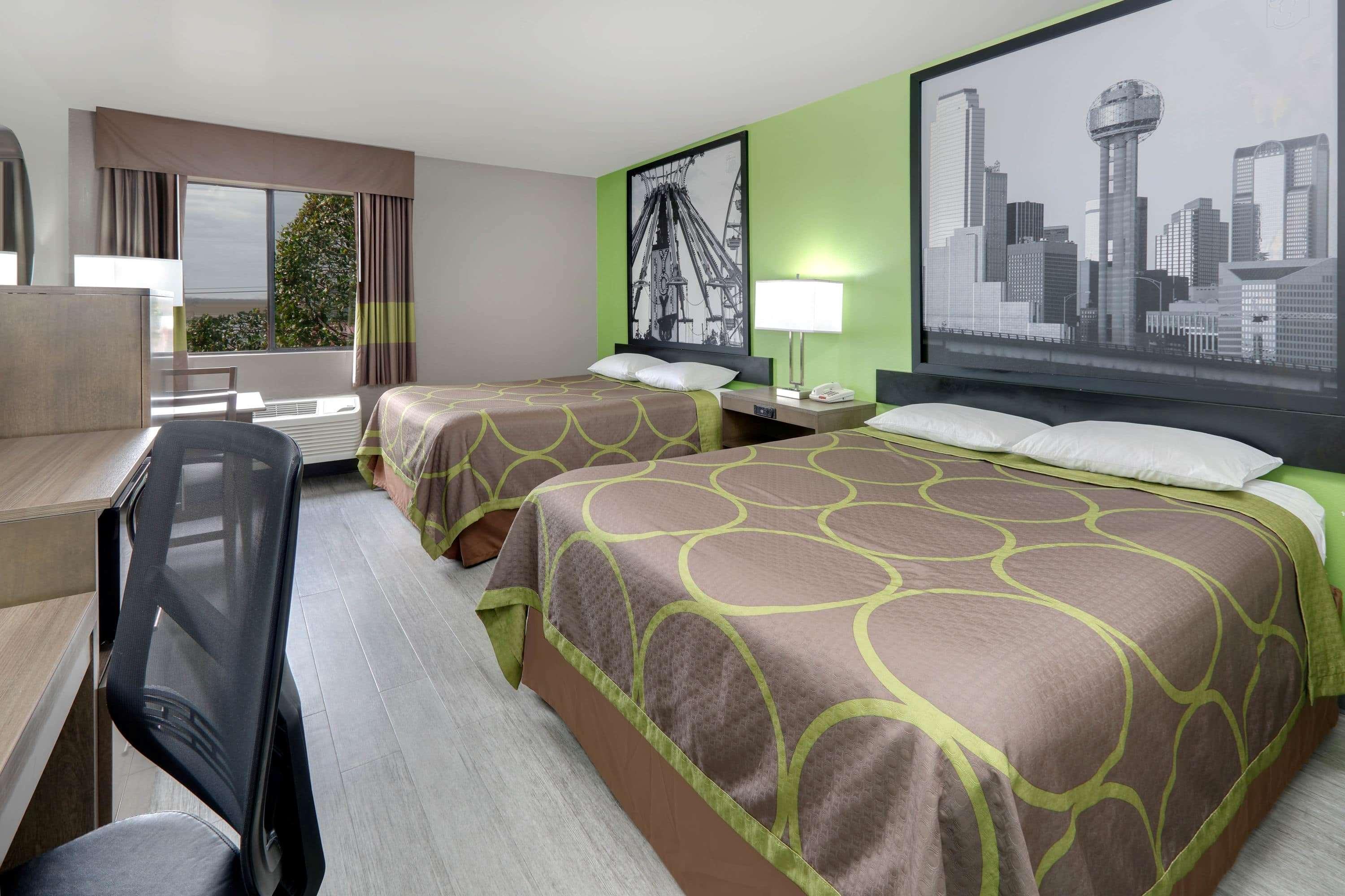 Quadruple Two Queen Beds