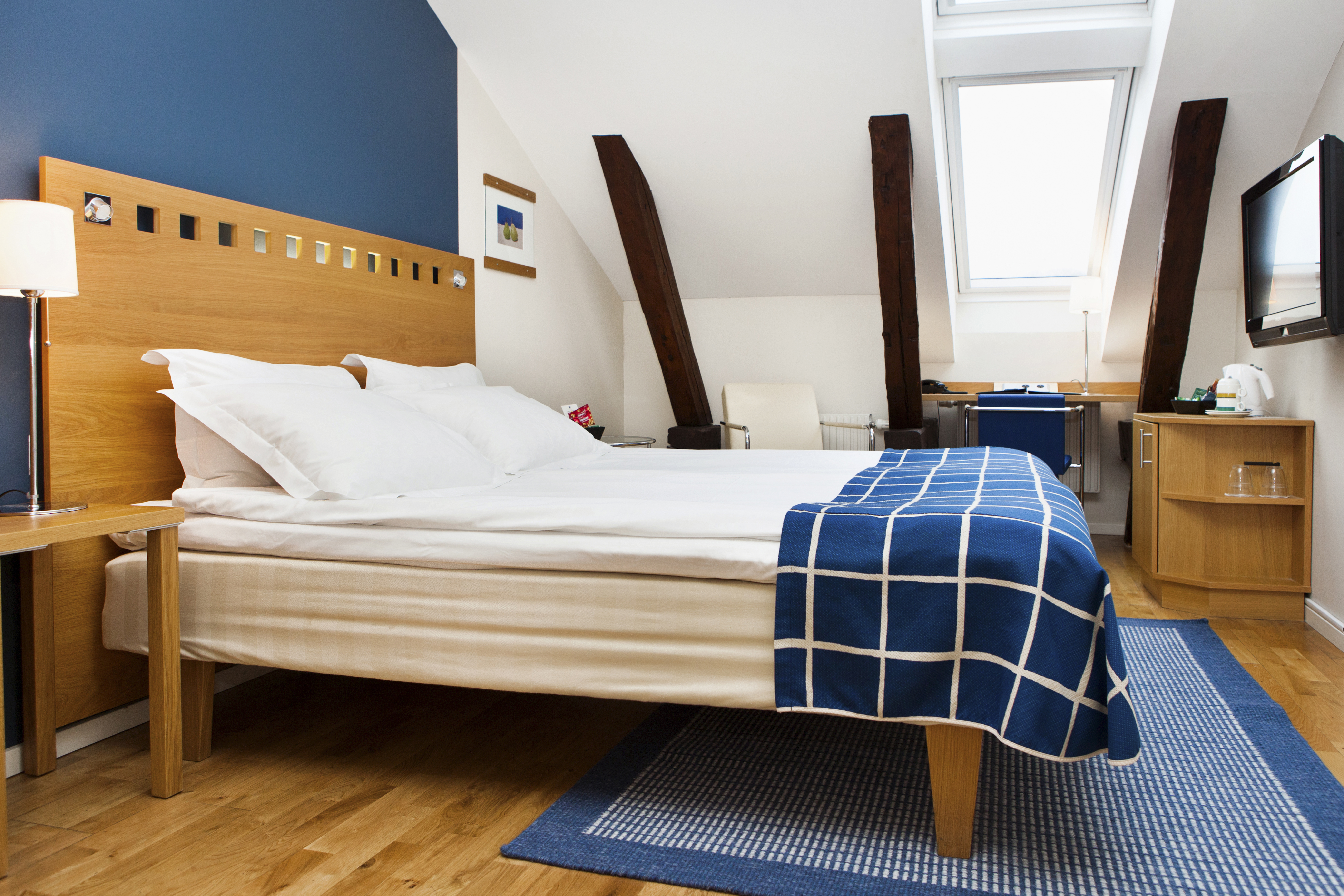 Double Single Queen Size Bed