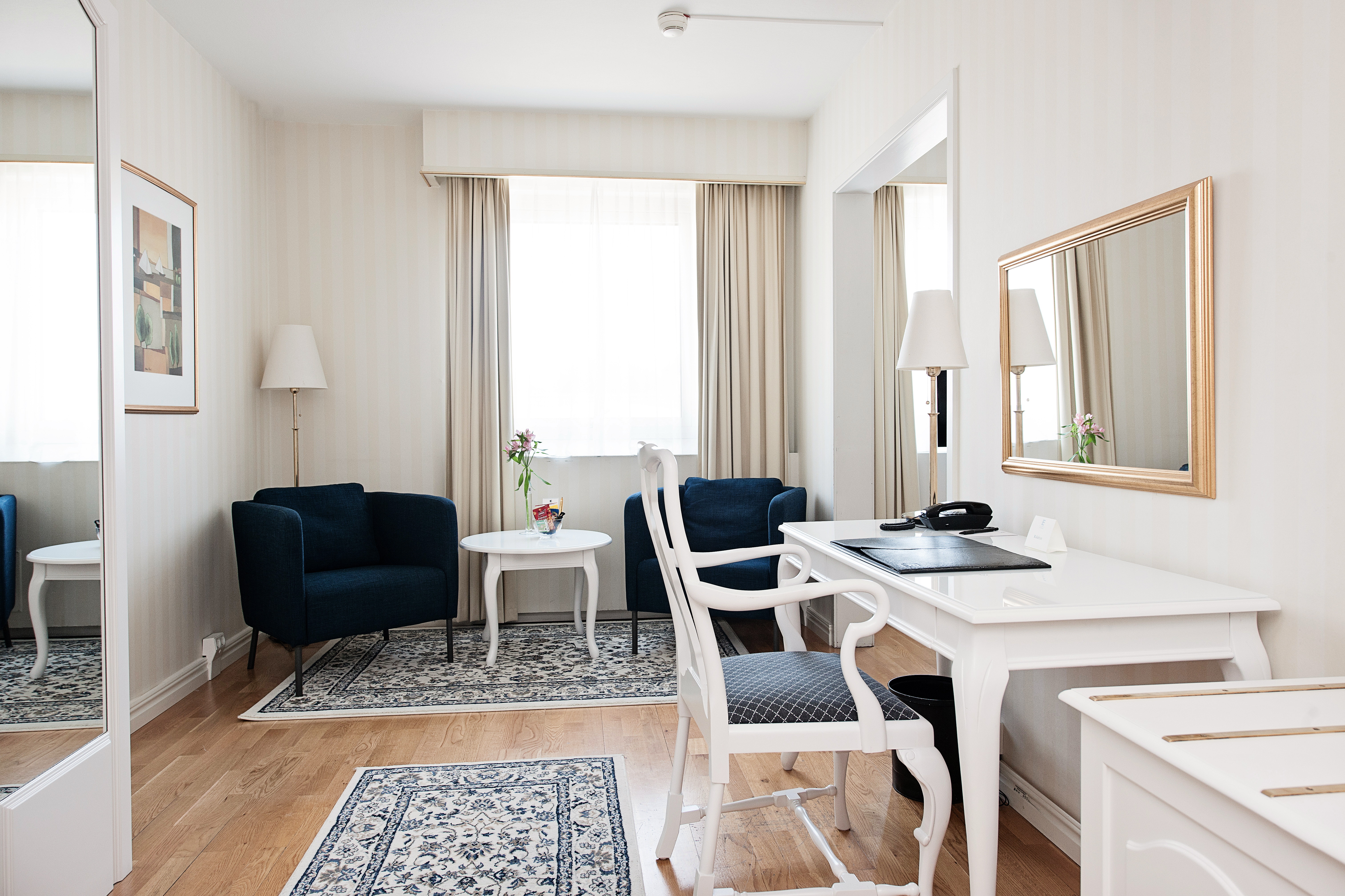 Double Queen Size Bed