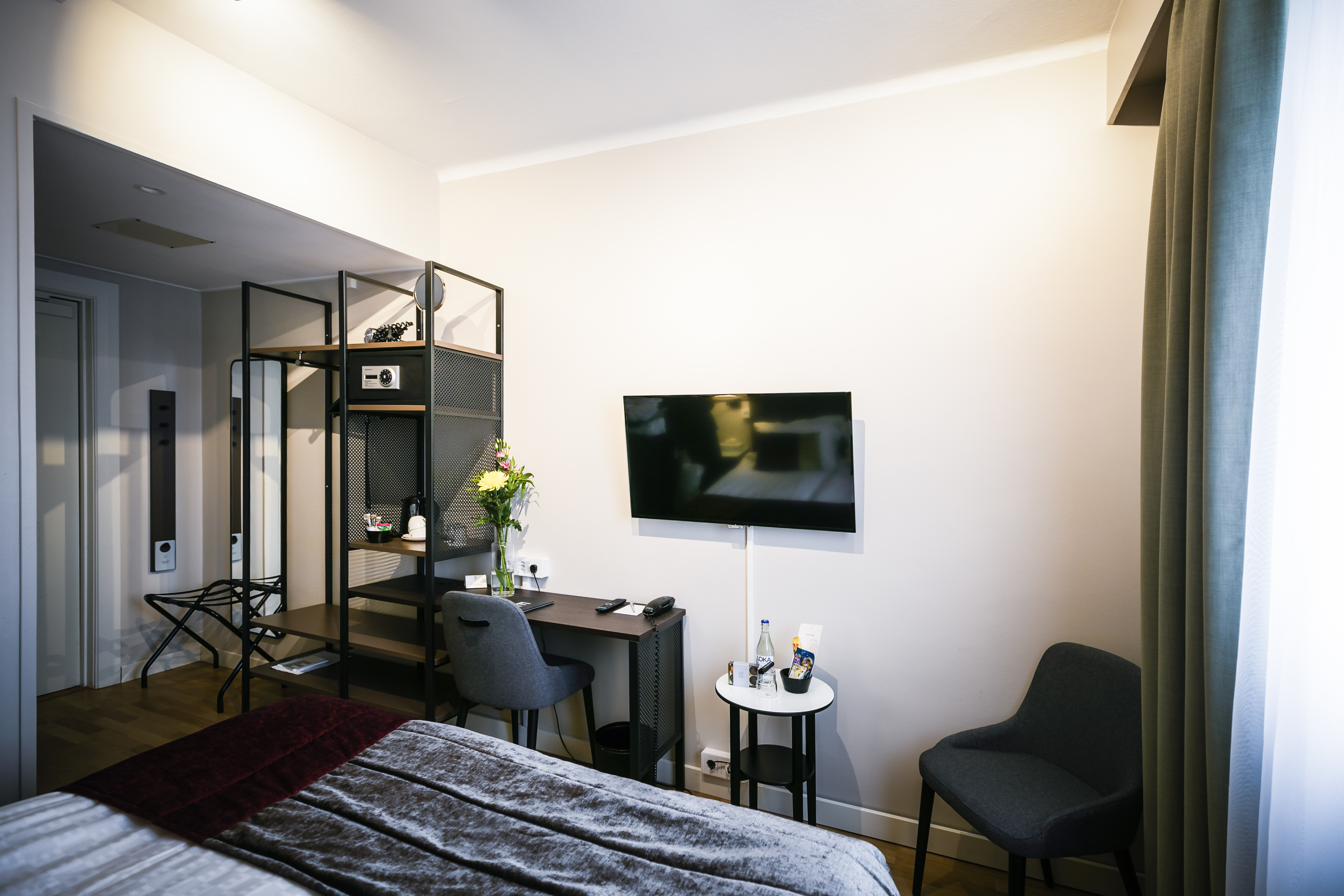 Double Queen Size Bed