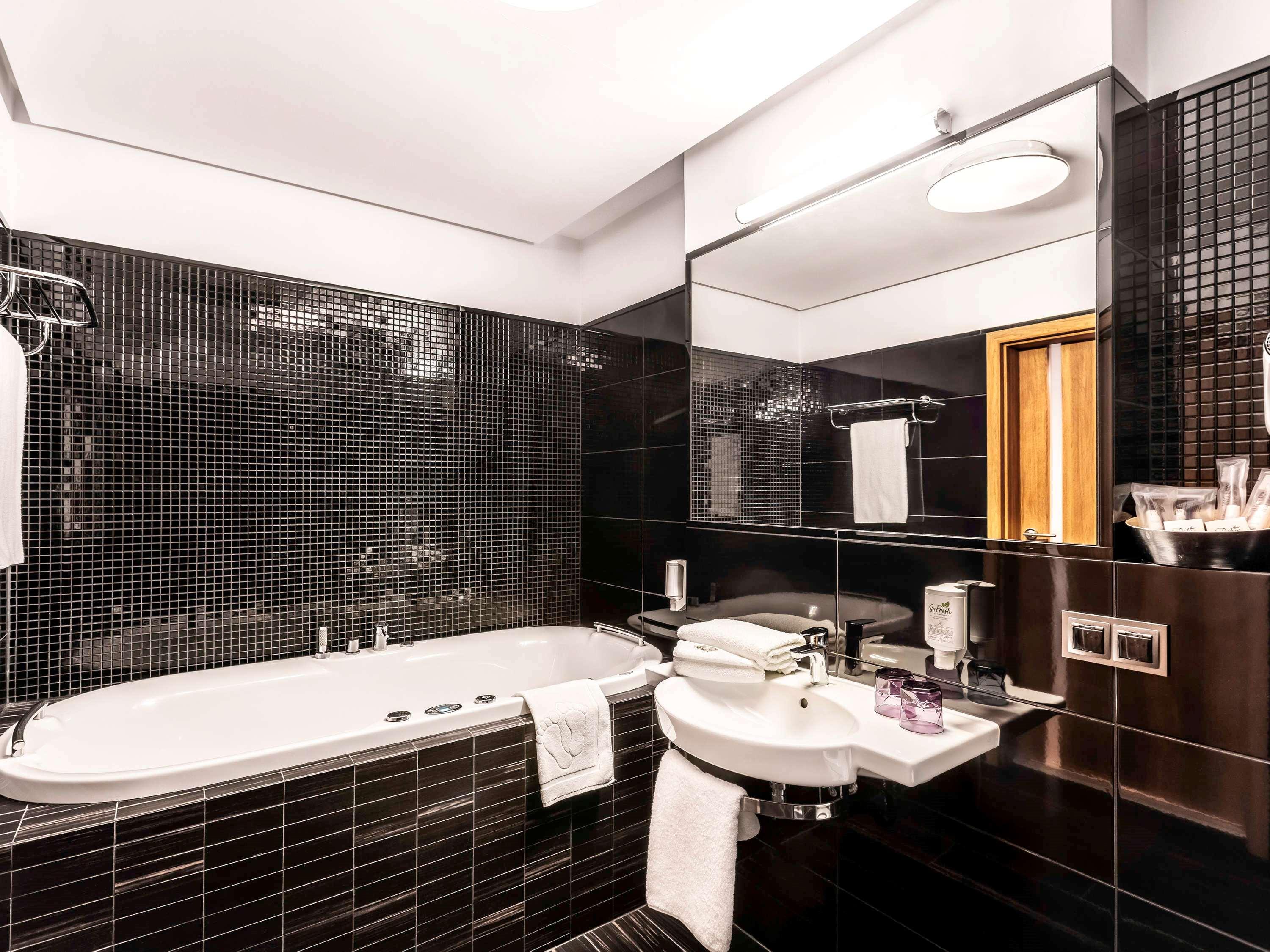 Suite Queen Size Bed