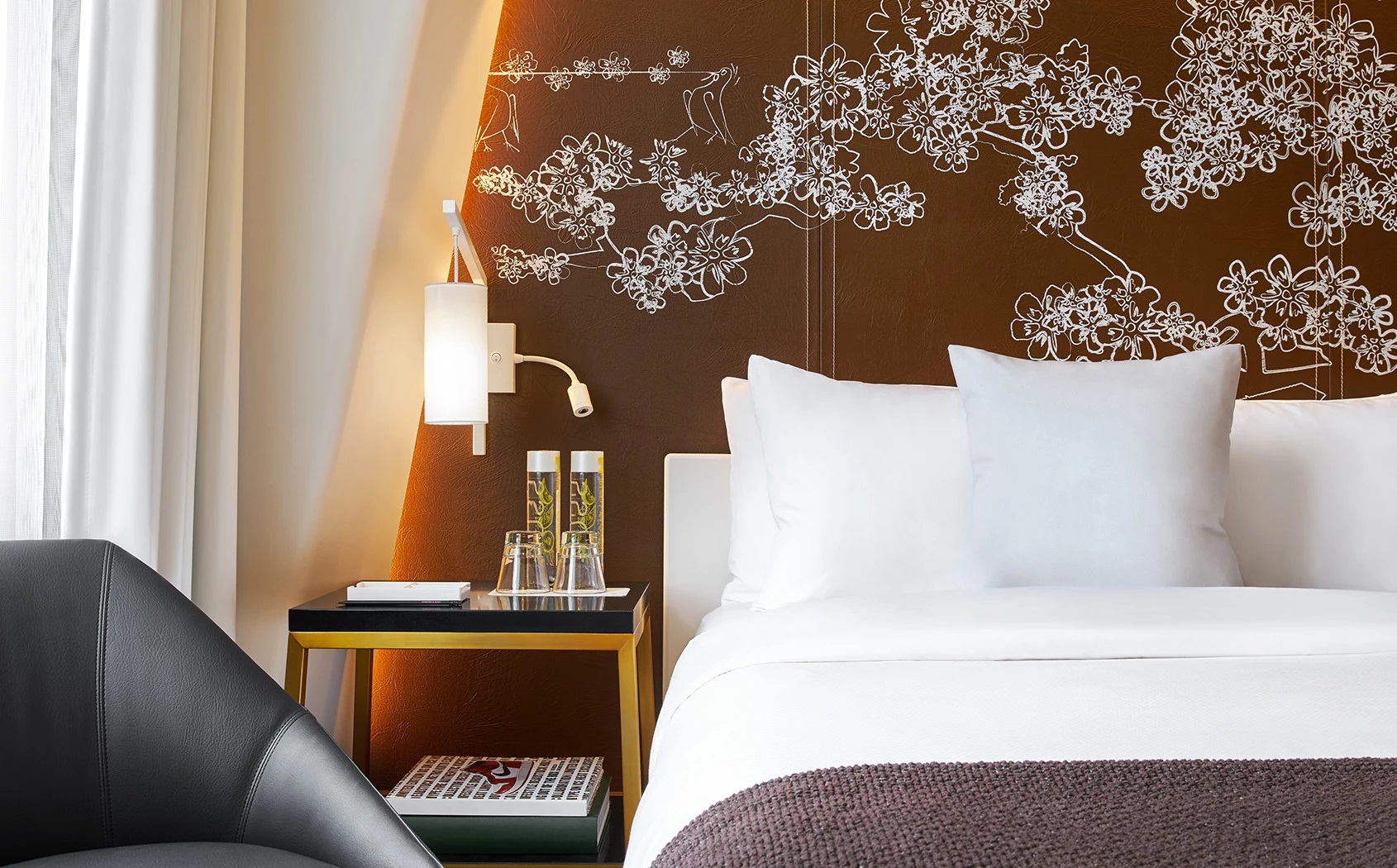 Double Classic Queen Bed