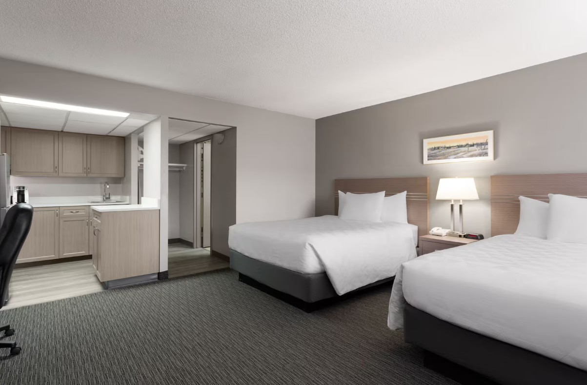 Suite Two Queen Beds