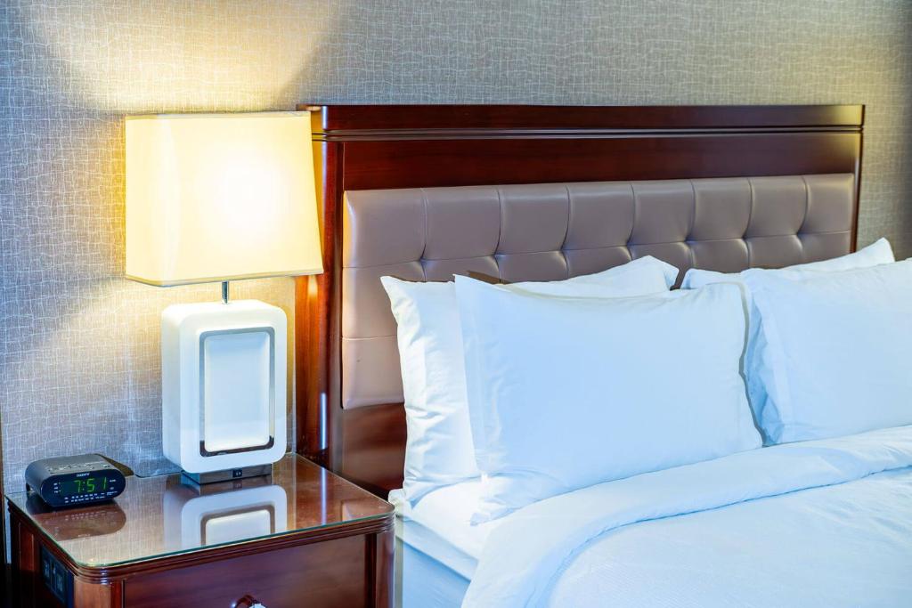 Double Deluxe King Bed