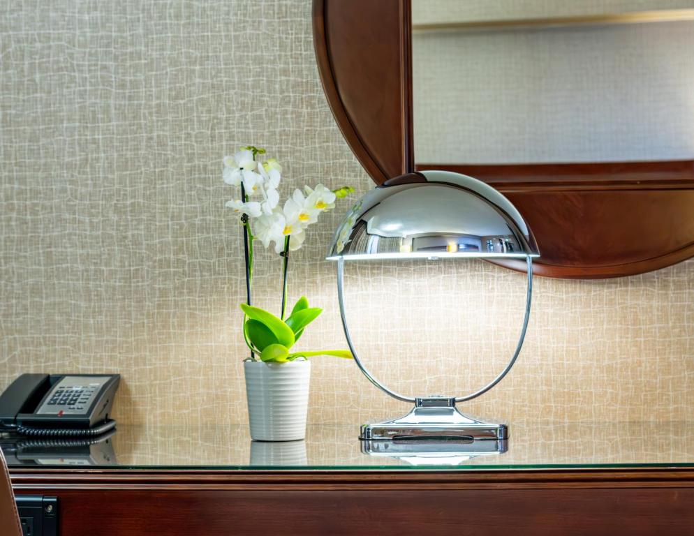 Double Deluxe King Bed