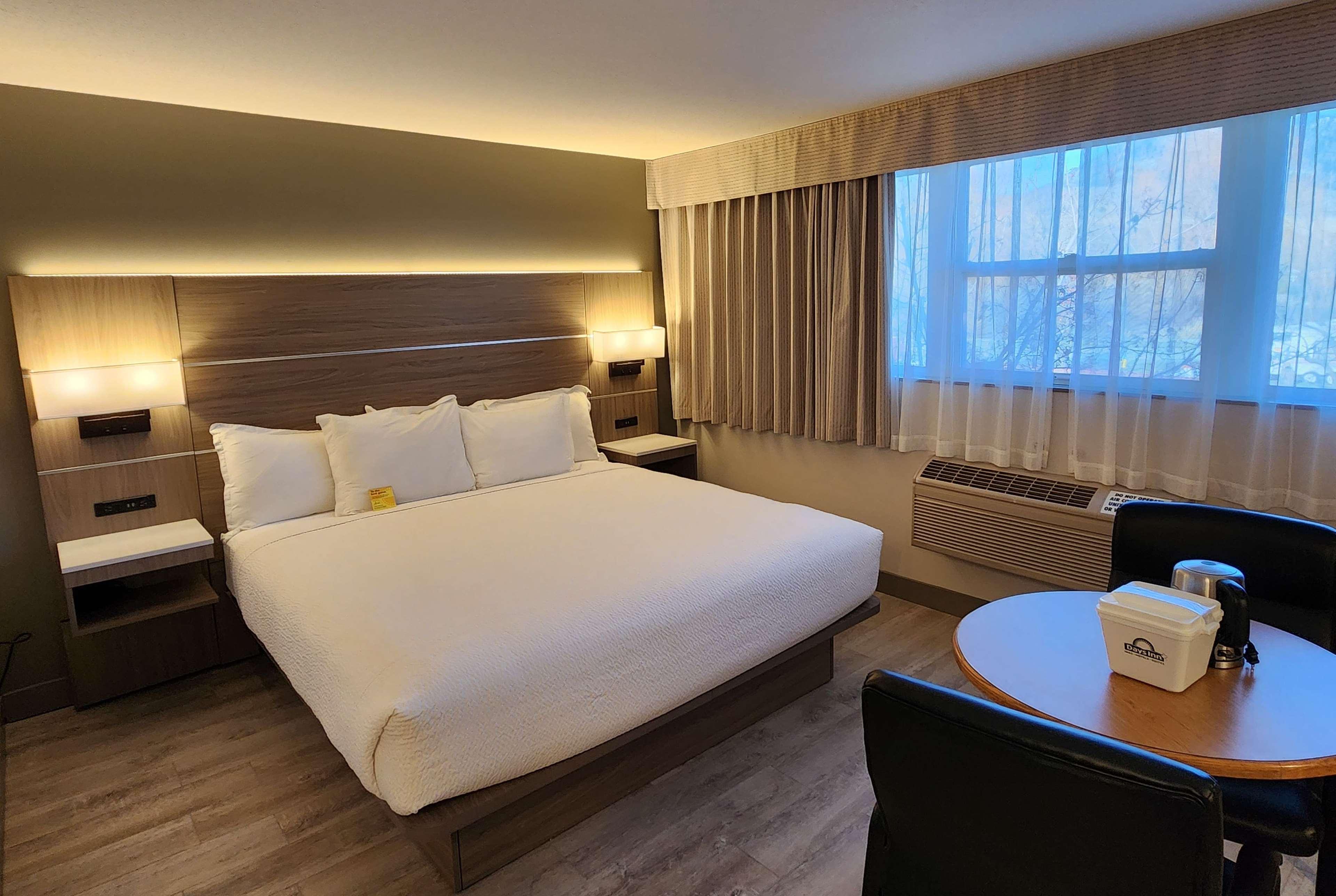 Room King Bed Non Smoking