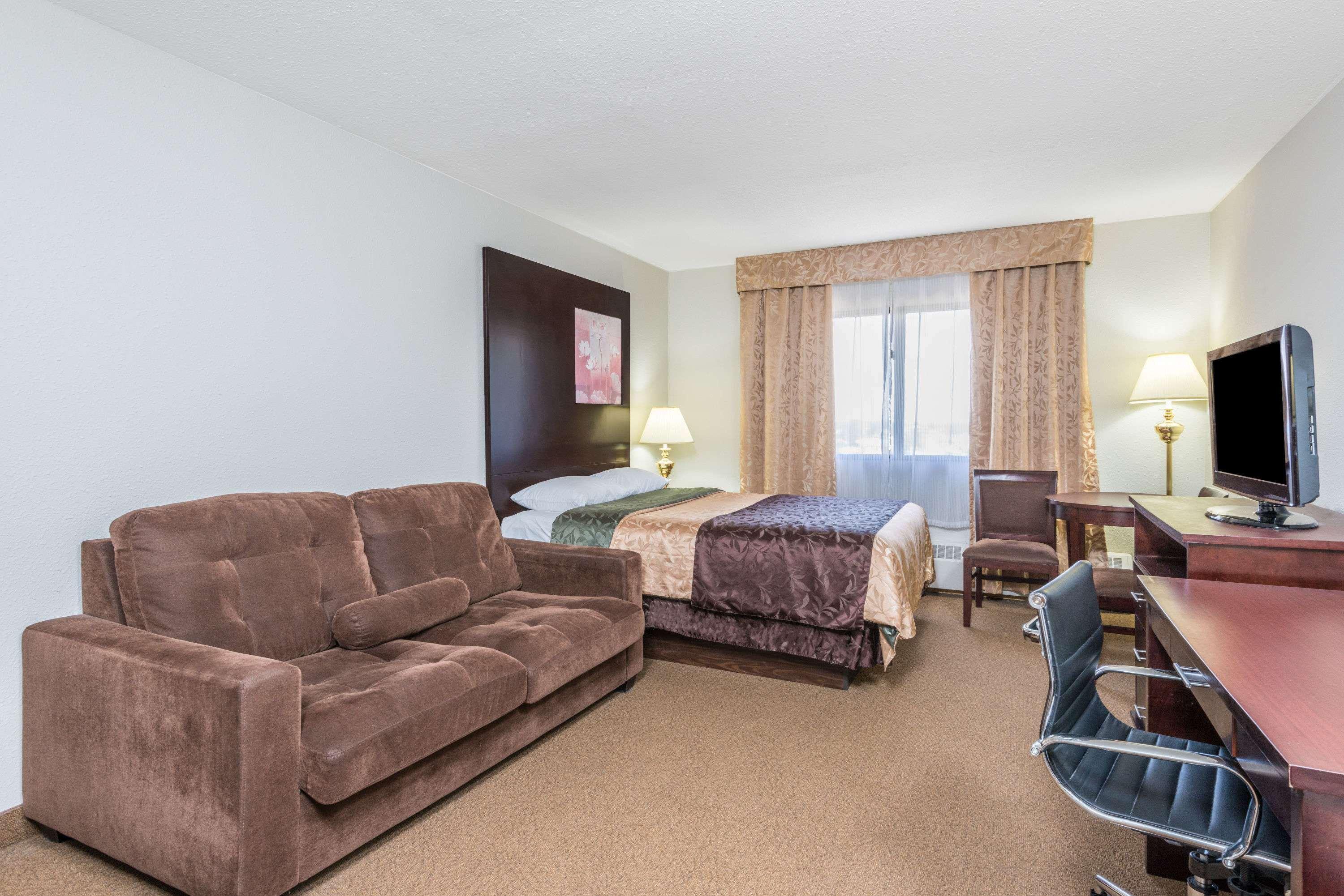 Suite Queen Size Bed