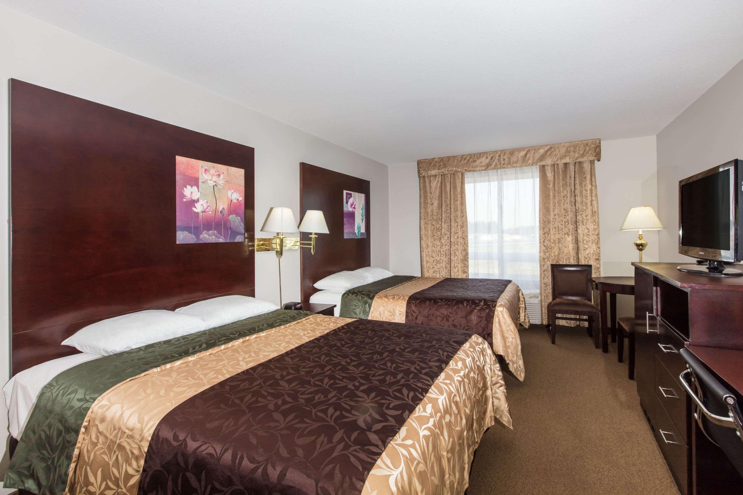 Quadruple Two Queen Beds