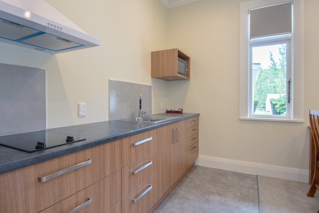 Apartment Queen Size Bed