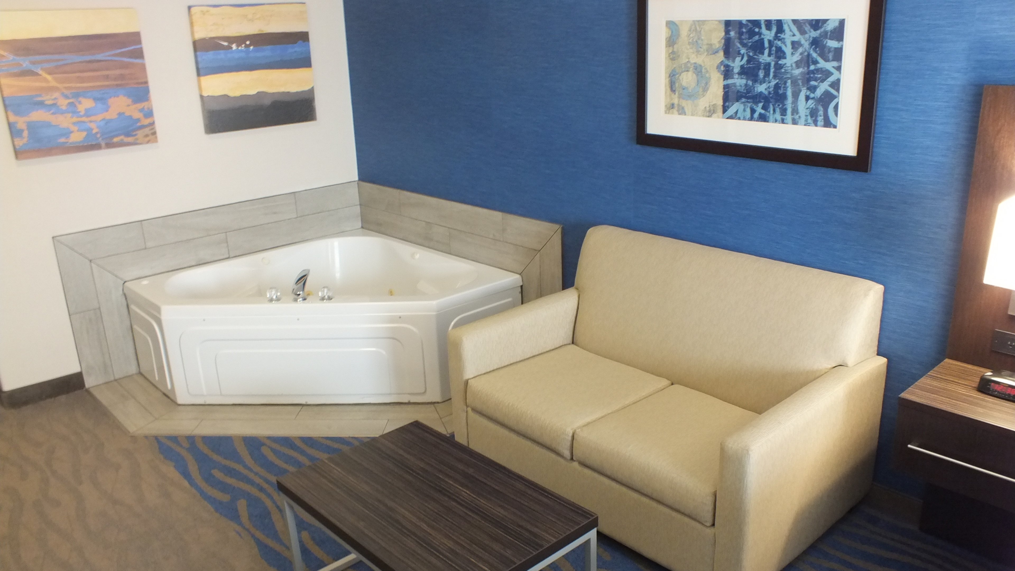 Double King Bed Non Smoking